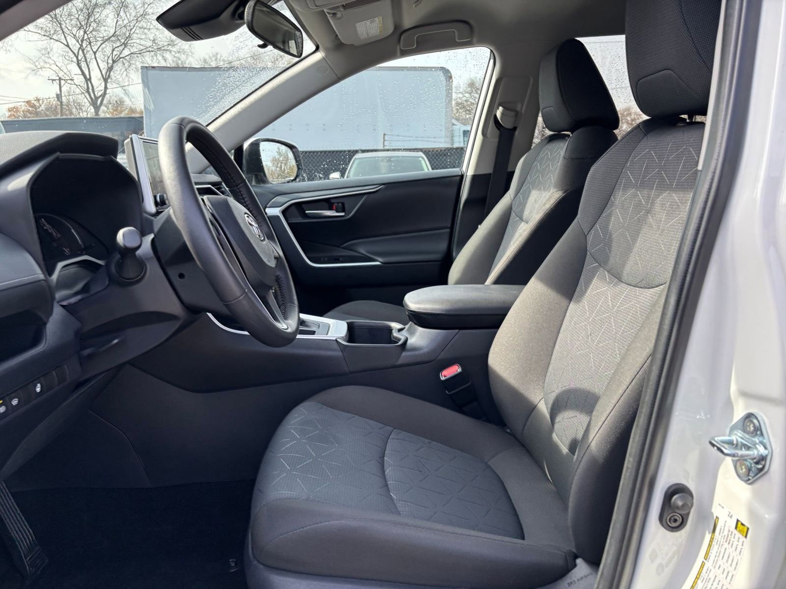 Thumbnail: 2025 Toyota RAV4 - 27