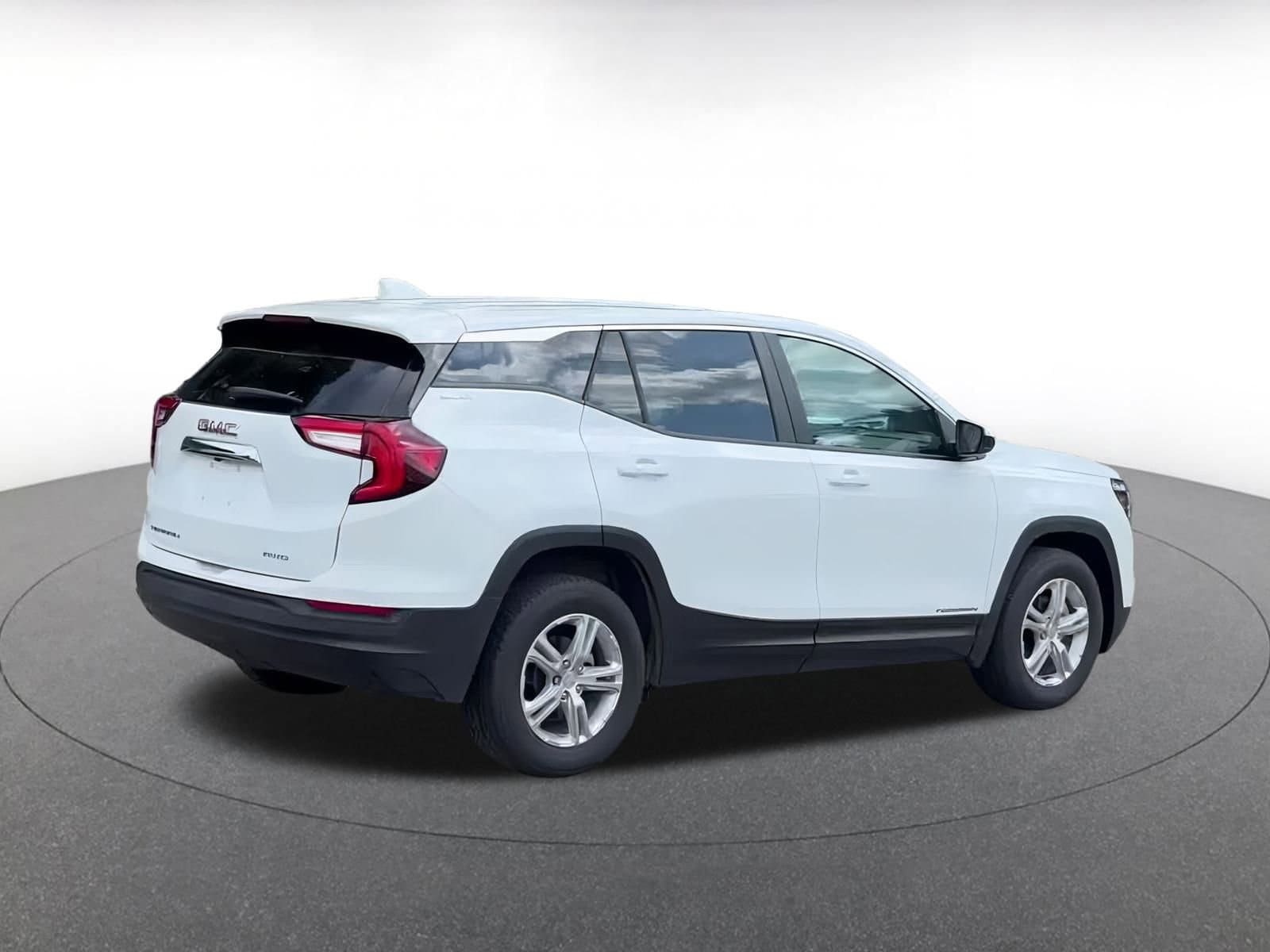 Thumbnail: 2024 GMC Terrain - 15