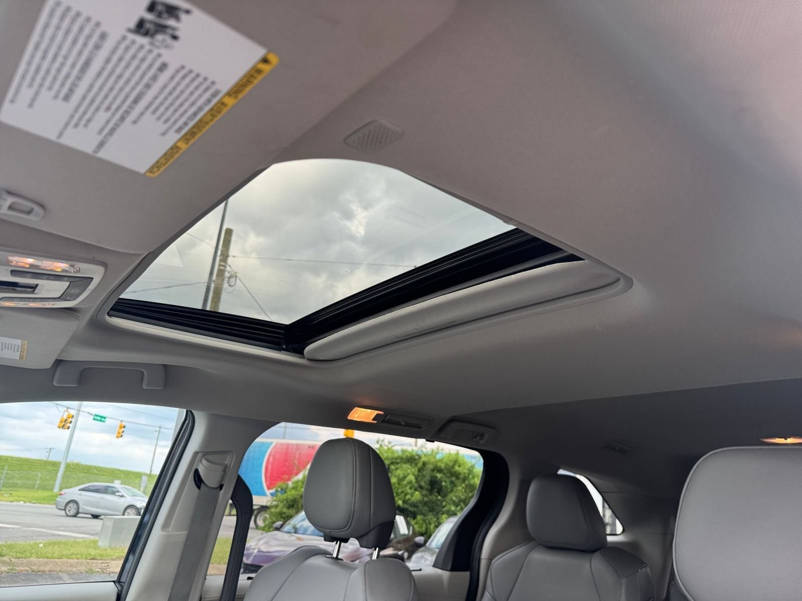 Thumbnail: 2024 Toyota Sienna - 25