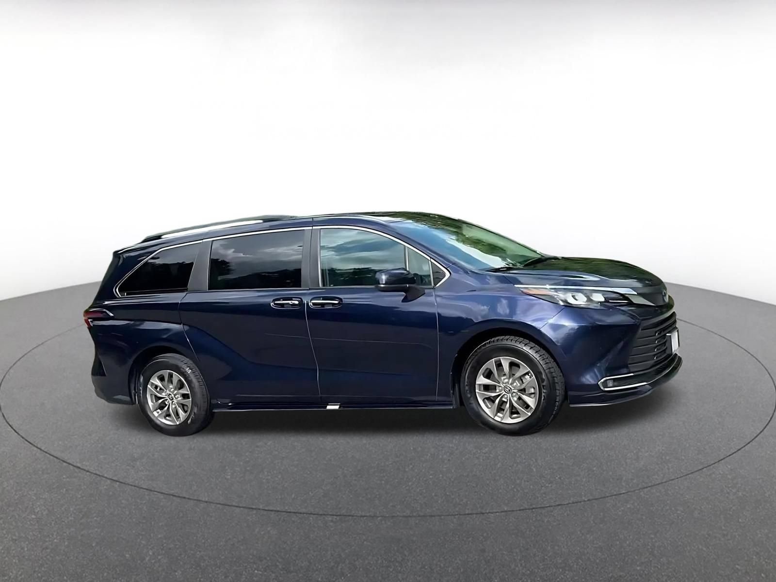 Thumbnail: 2024 Toyota Sienna - 2
