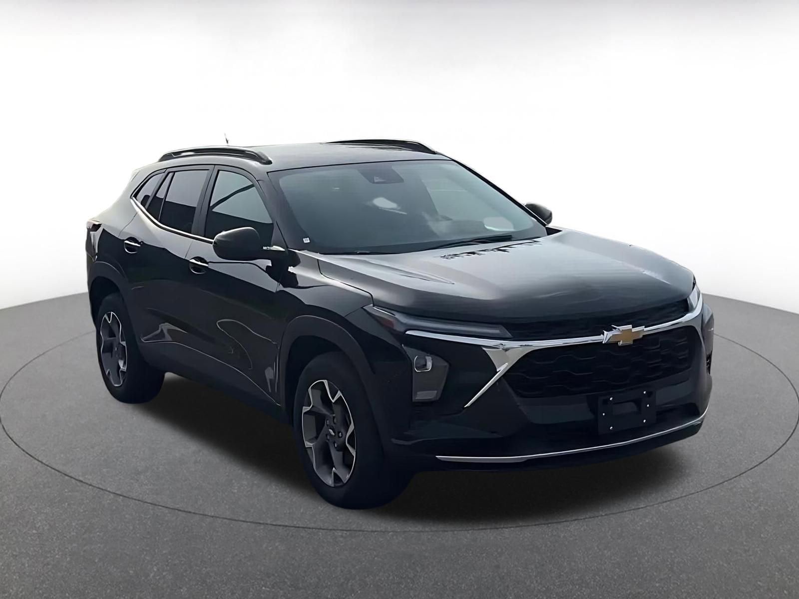 Thumbnail: 2025 Chevrolet Trax - 3