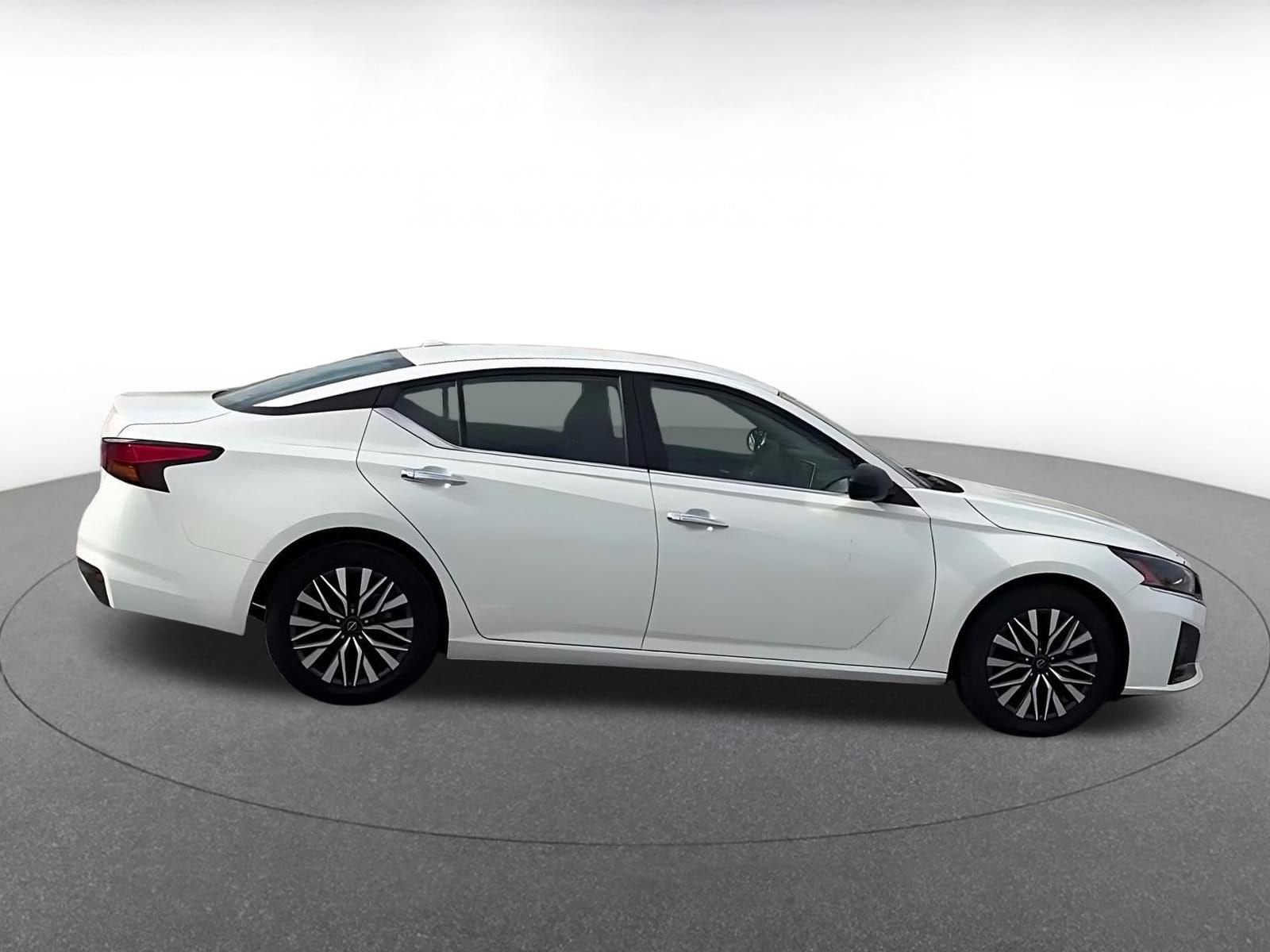 Thumbnail: 2025 Nissan Altima - 15