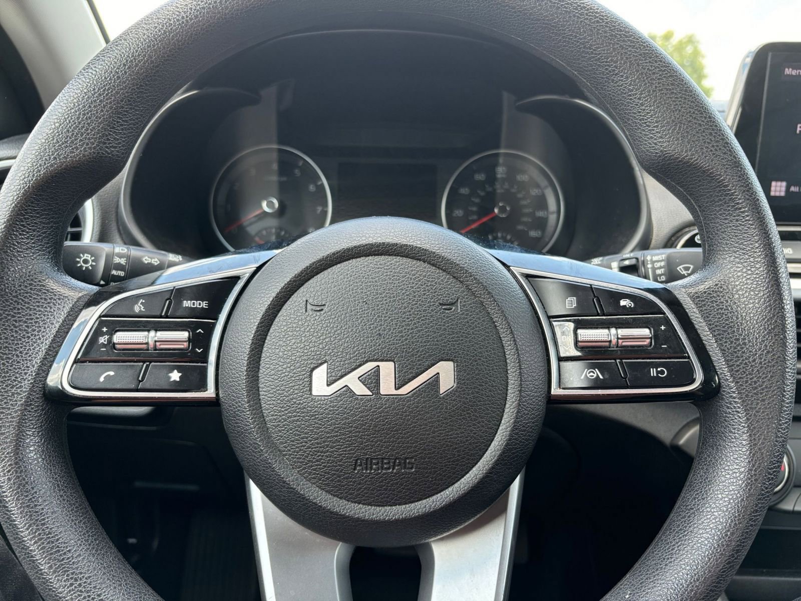 Thumbnail: 2023 Kia Forte - 27