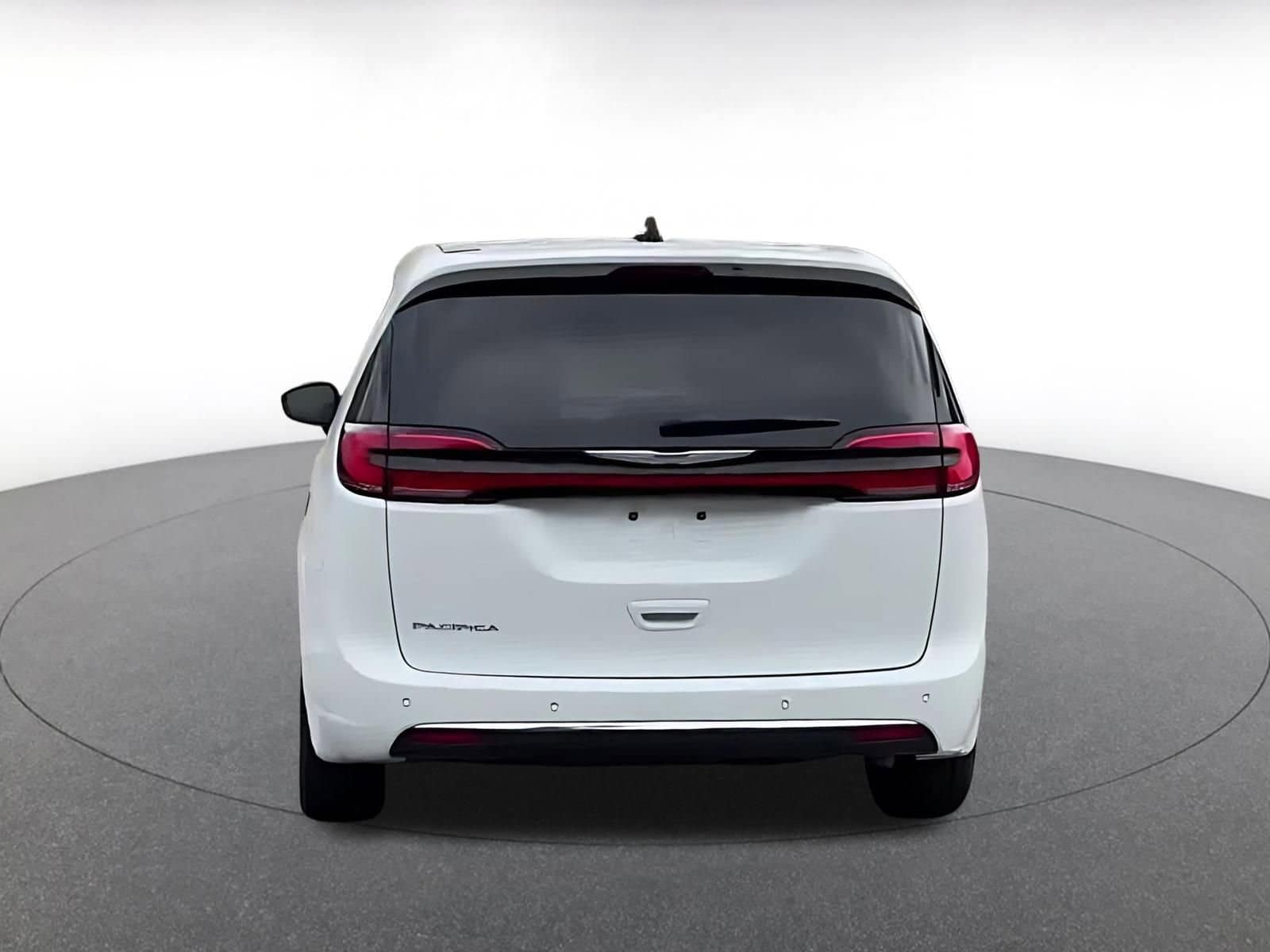 Thumbnail: 2025 Chrysler Pacifica - 12