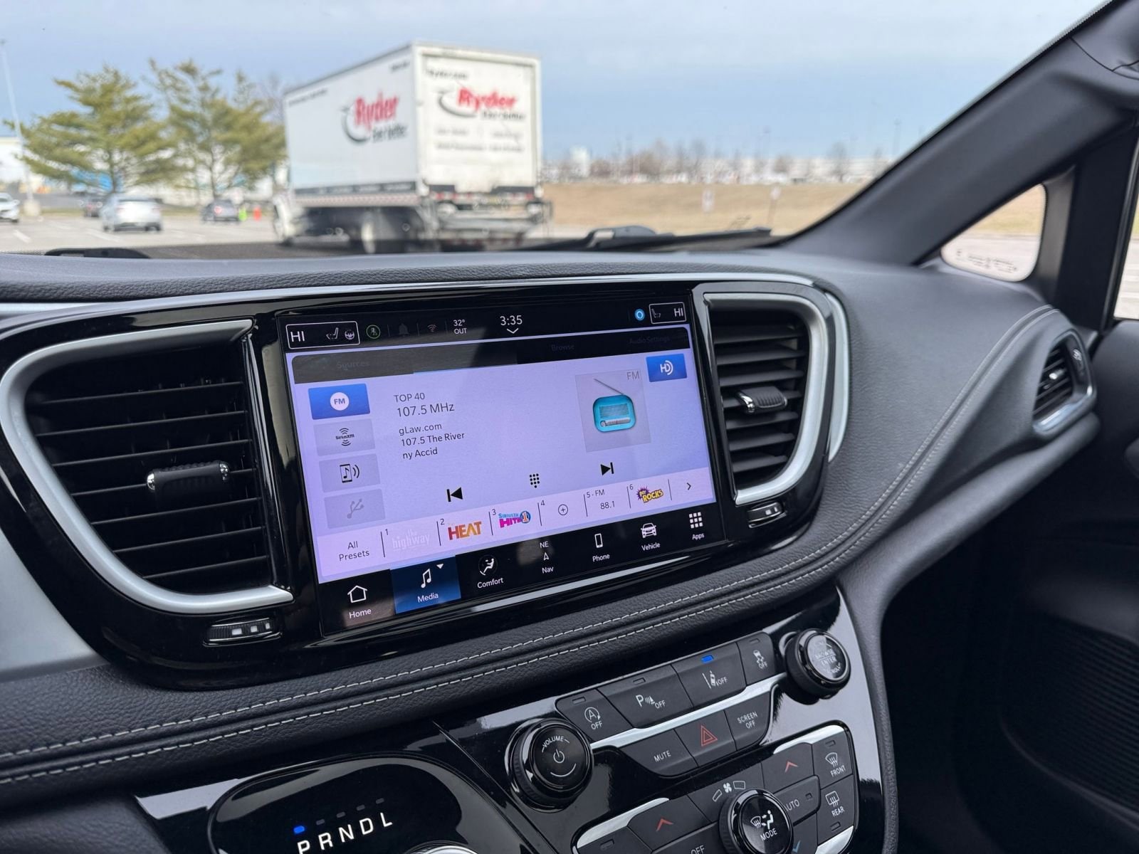 Thumbnail: 2025 Chrysler Pacifica - 21