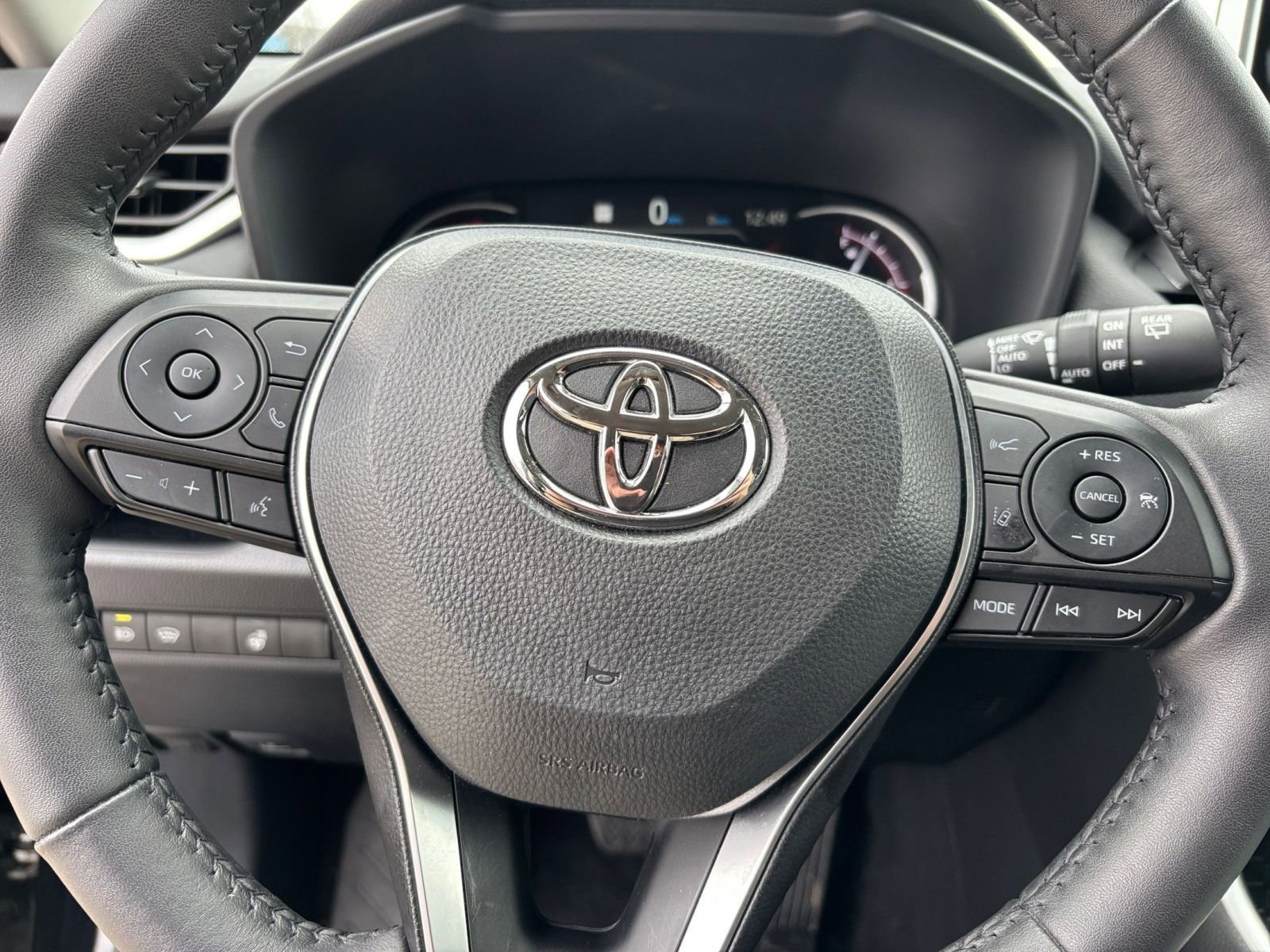 Thumbnail: 2025 Toyota RAV4 - 28