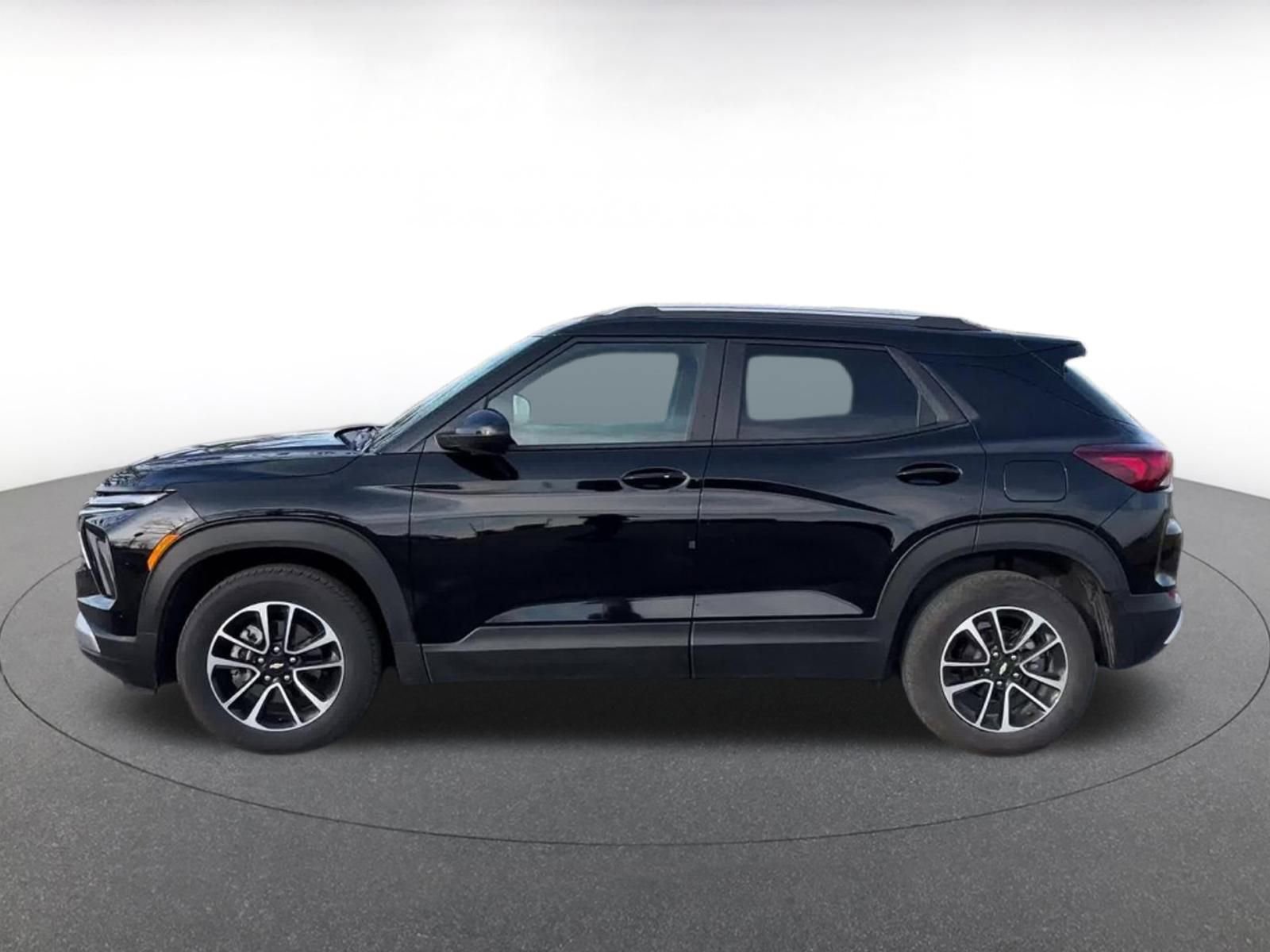 Thumbnail: 2025 Chevrolet TrailBlazer - 9