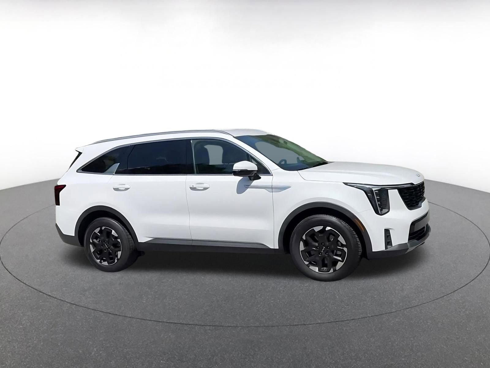 Thumbnail: 2024 Kia Sorento - 2