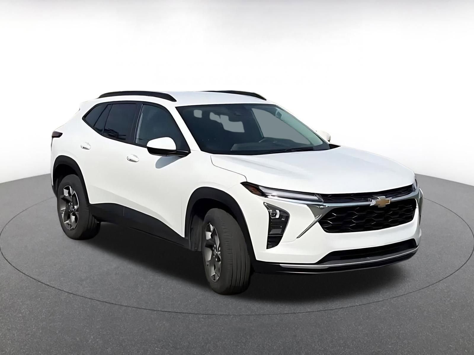 Thumbnail: 2025 Chevrolet Trax - 3