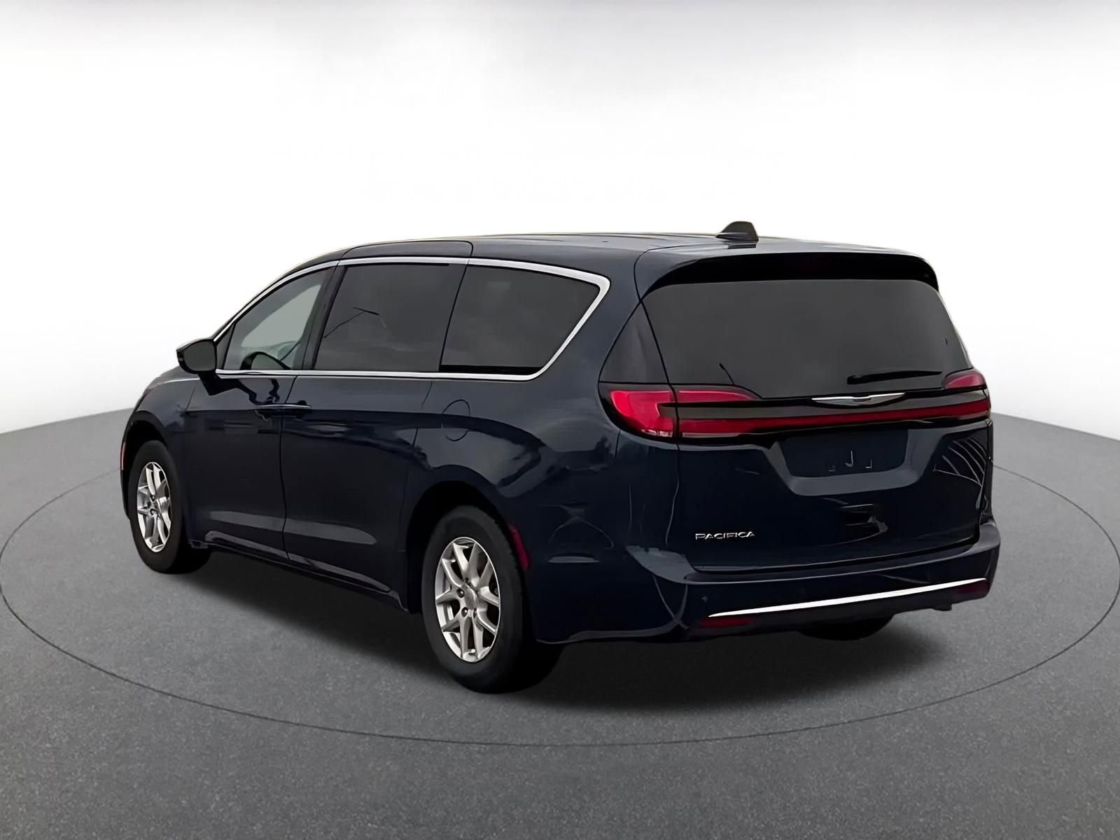 Thumbnail: 2025 Chrysler Pacifica - 11