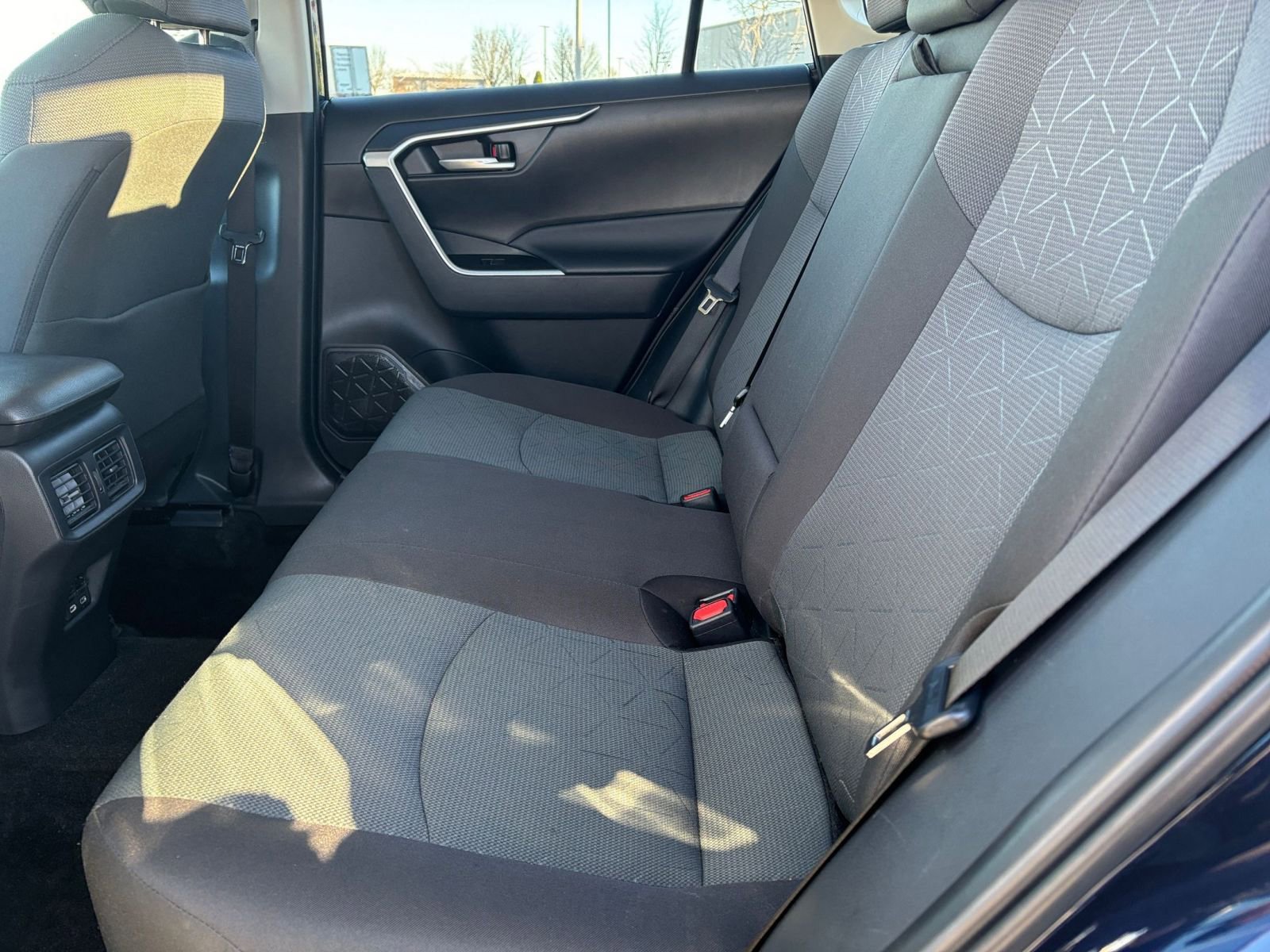 Thumbnail: 2025 Toyota RAV4 - 27