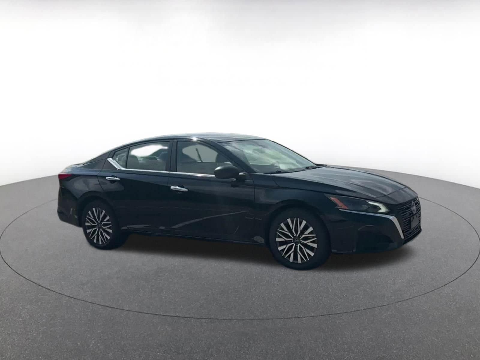 Thumbnail: 2024 Nissan Altima - 2