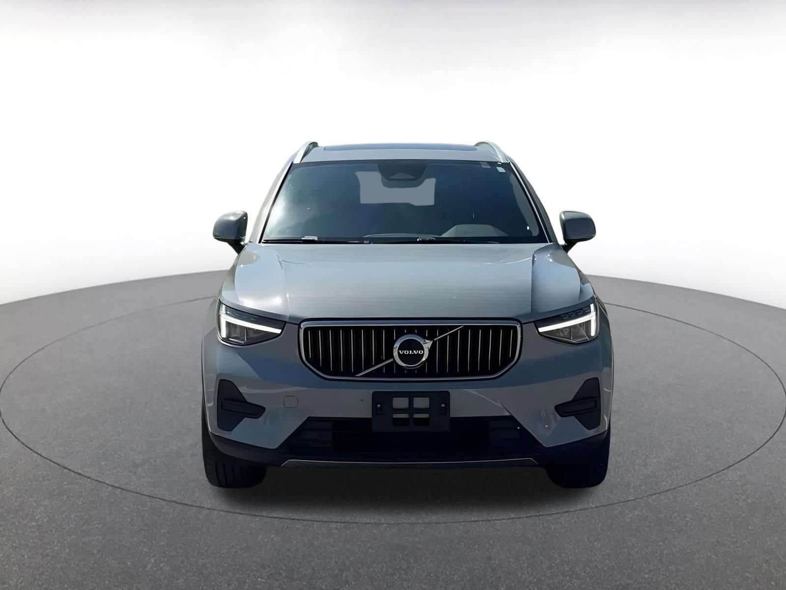 Thumbnail: 2024 Volvo XC40 - 4
