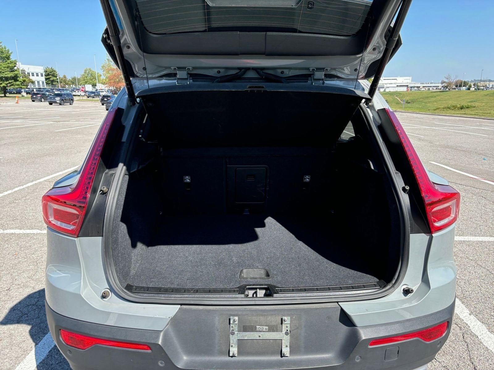 Thumbnail: 2024 Volvo XC40 - 31