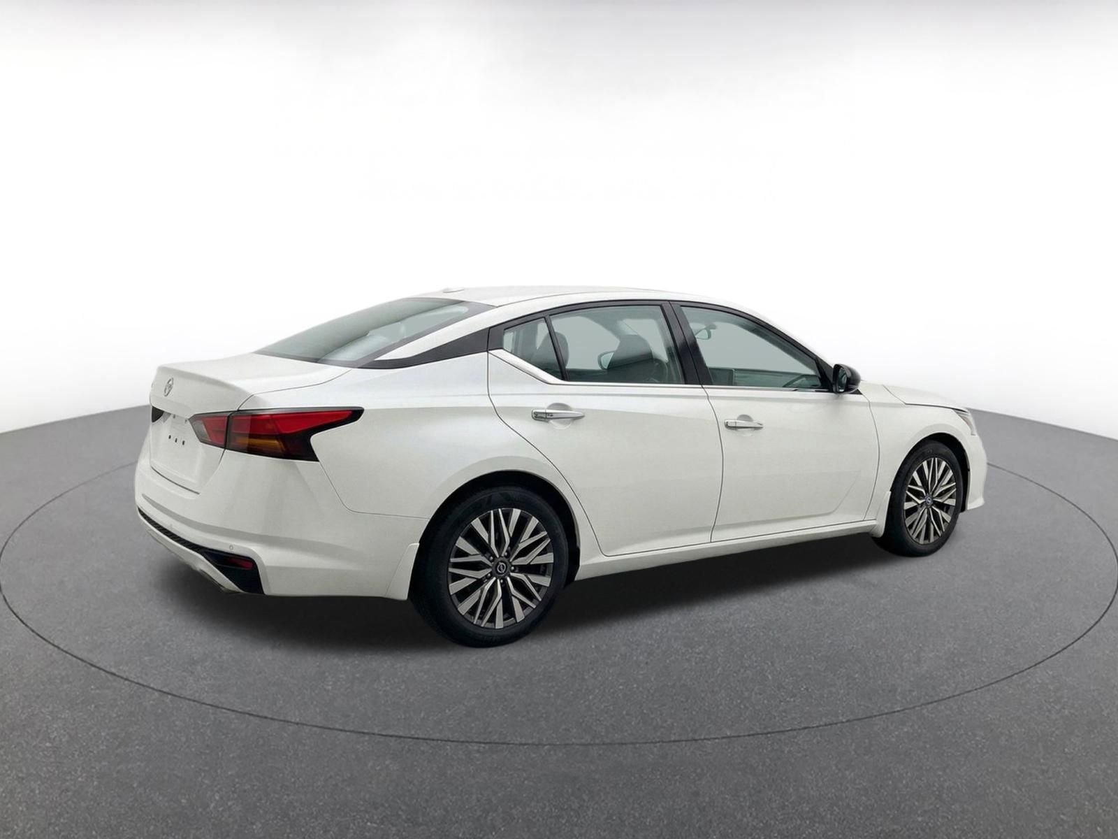 Thumbnail: 2025 Nissan Altima - 11