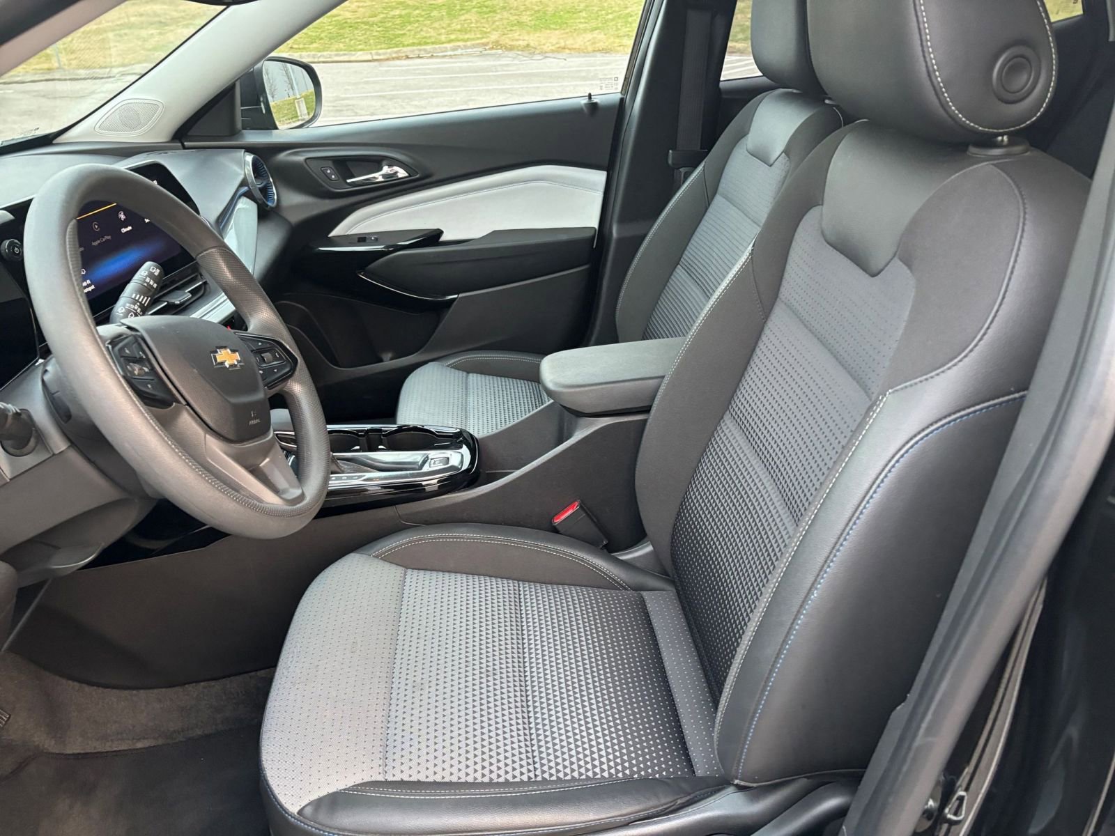 Thumbnail: 2025 Chevrolet Trax - 24