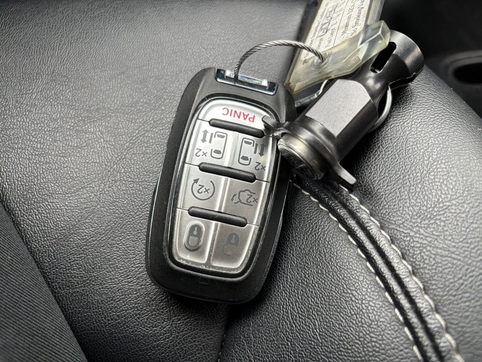 Thumbnail: 2025 Chrysler Pacifica - 21