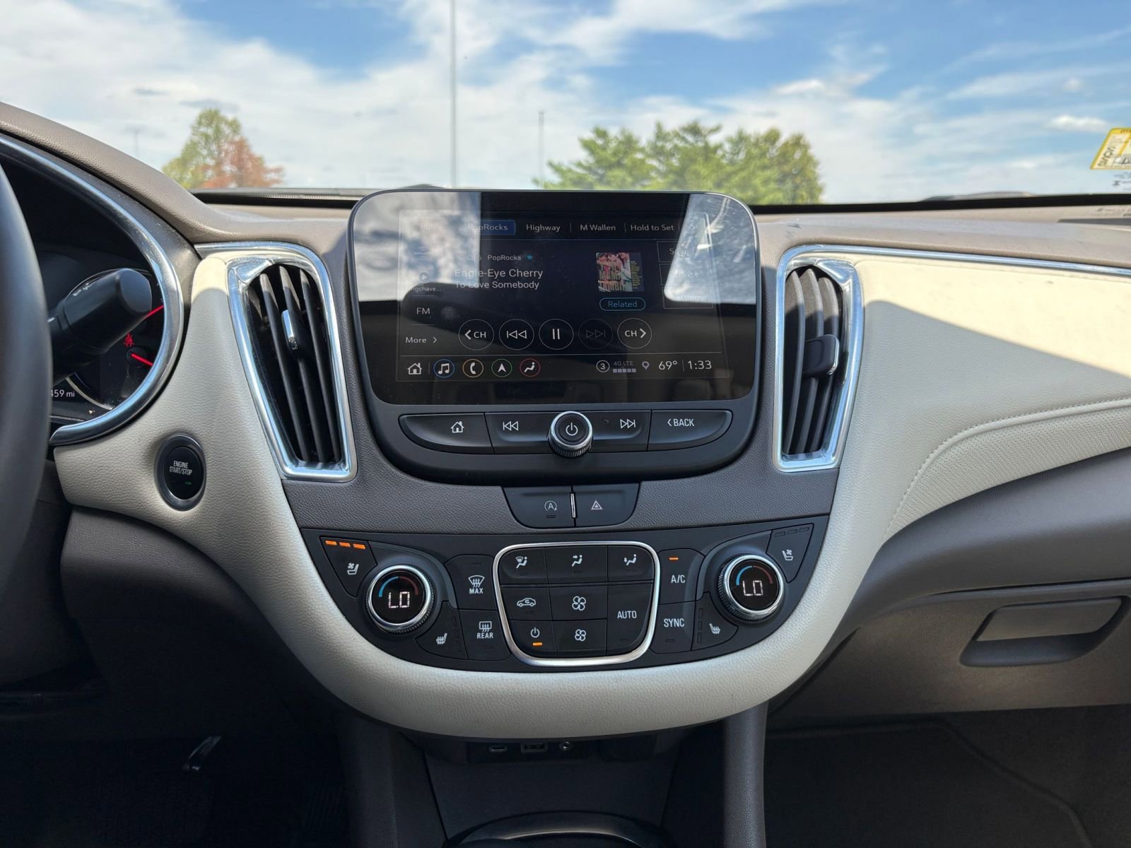 Thumbnail: 2024 Chevrolet Malibu - 18