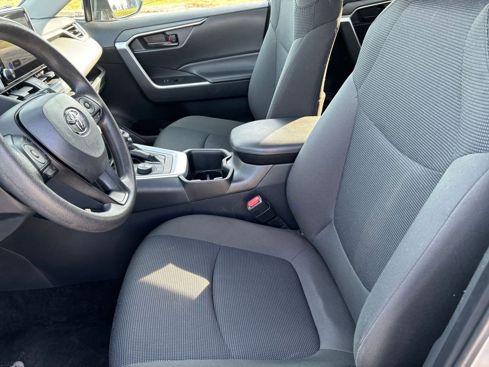 Thumbnail: 2025 Toyota RAV4 - 25