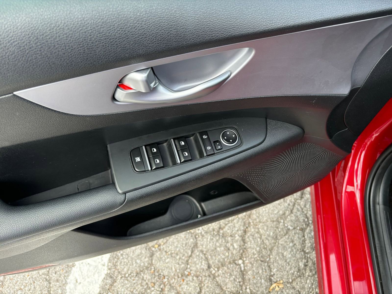 Thumbnail: 2024 Kia Forte - 20