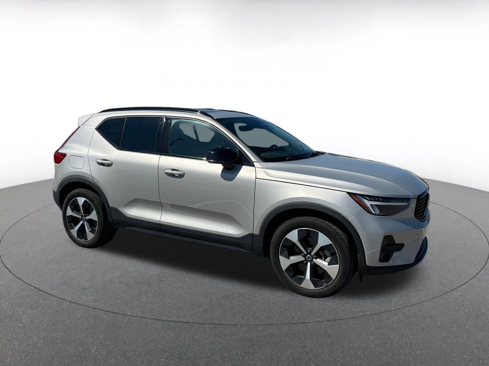 2024 Volvo XC40 Core