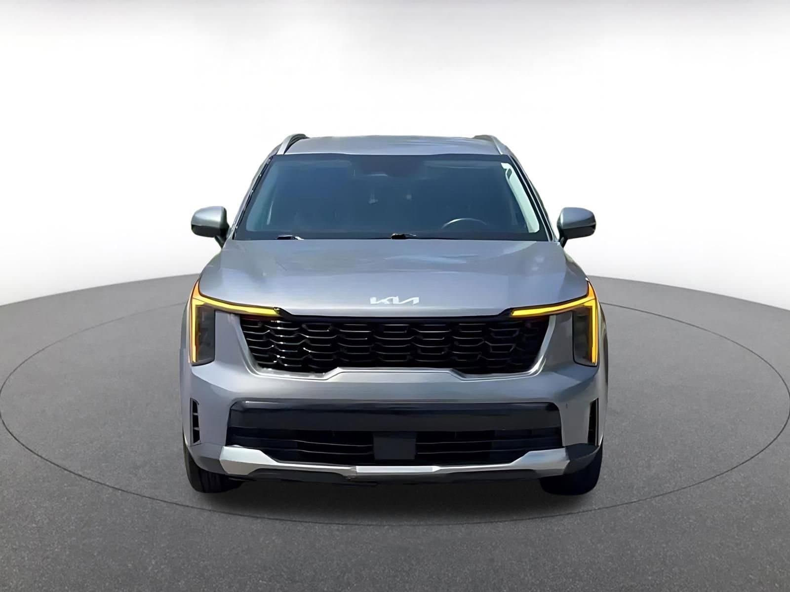 Thumbnail: 2024 Kia Sorento - 4