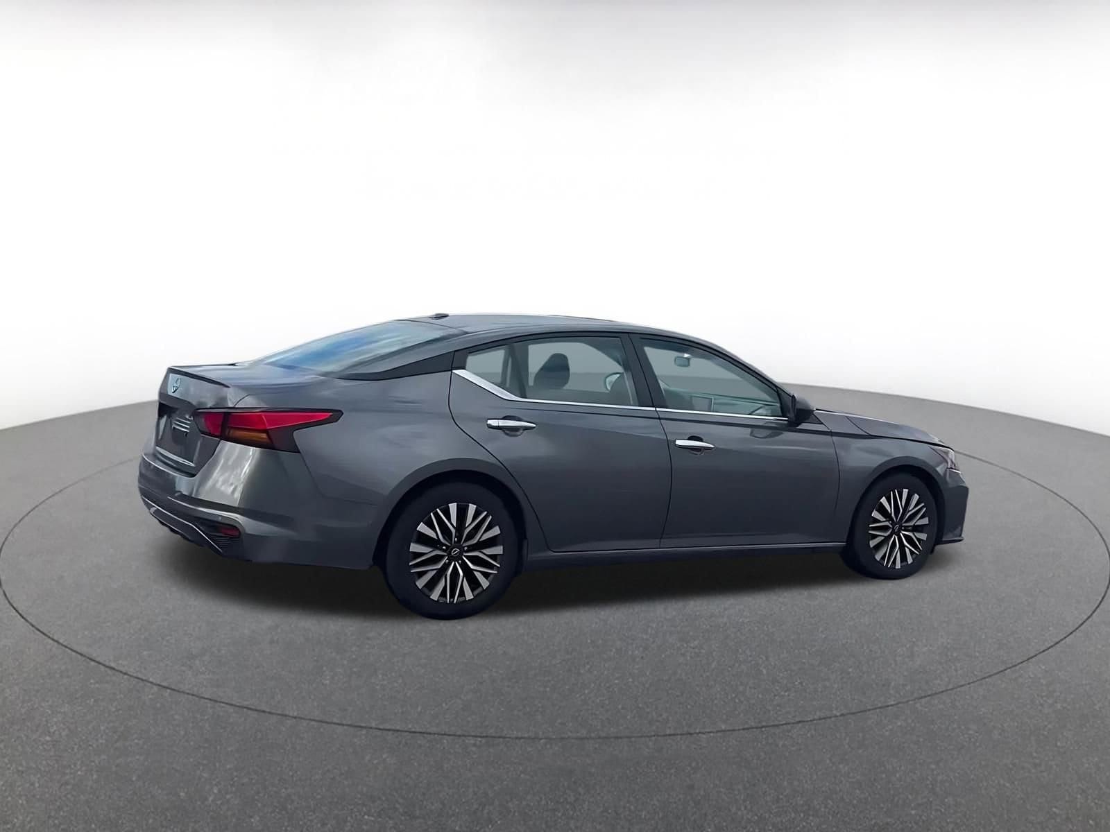 Thumbnail: 2025 Nissan Altima - 15