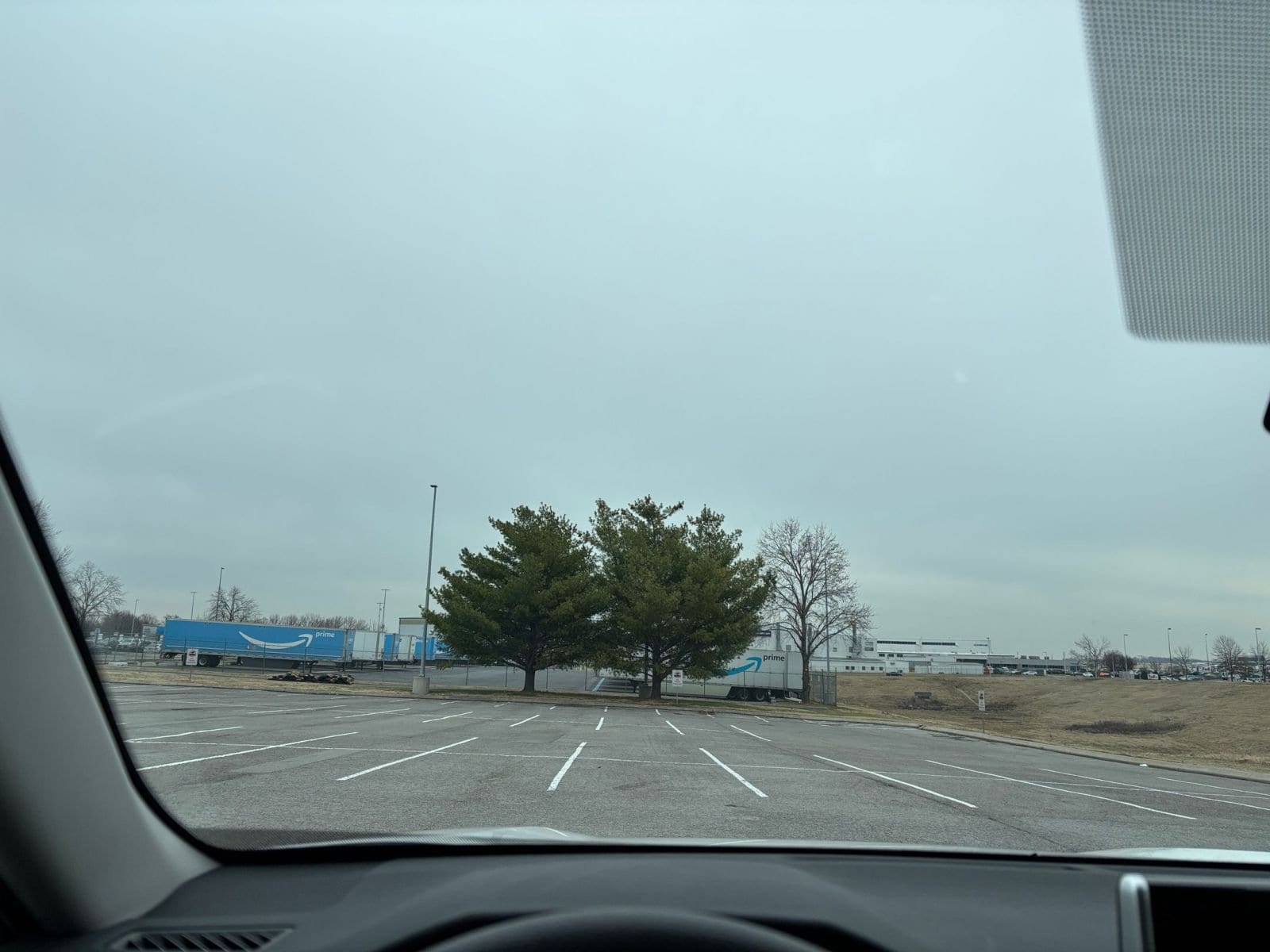 Thumbnail: 2025 Toyota RAV4 - 33