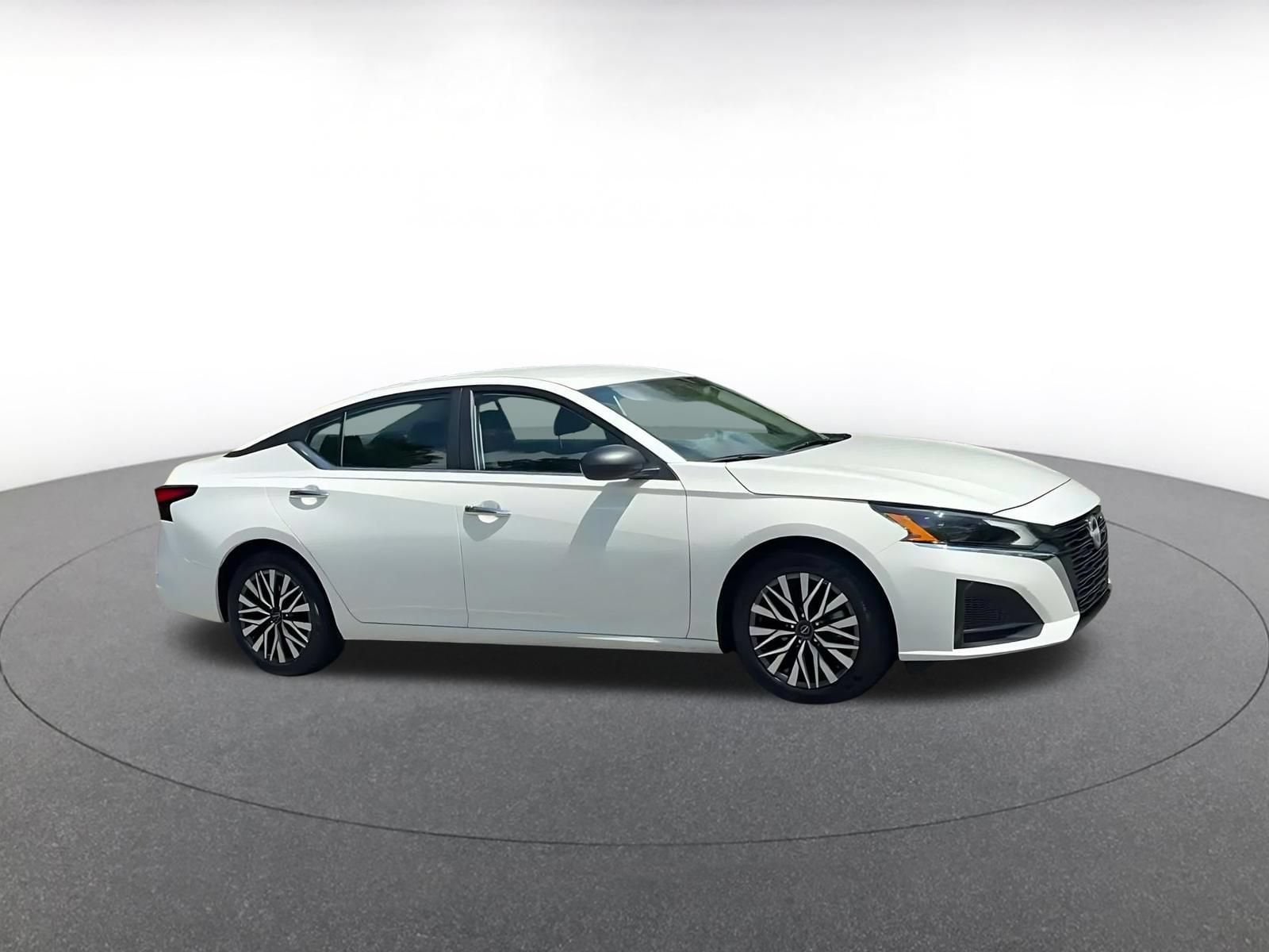 Thumbnail: 2025 Nissan Altima - 2