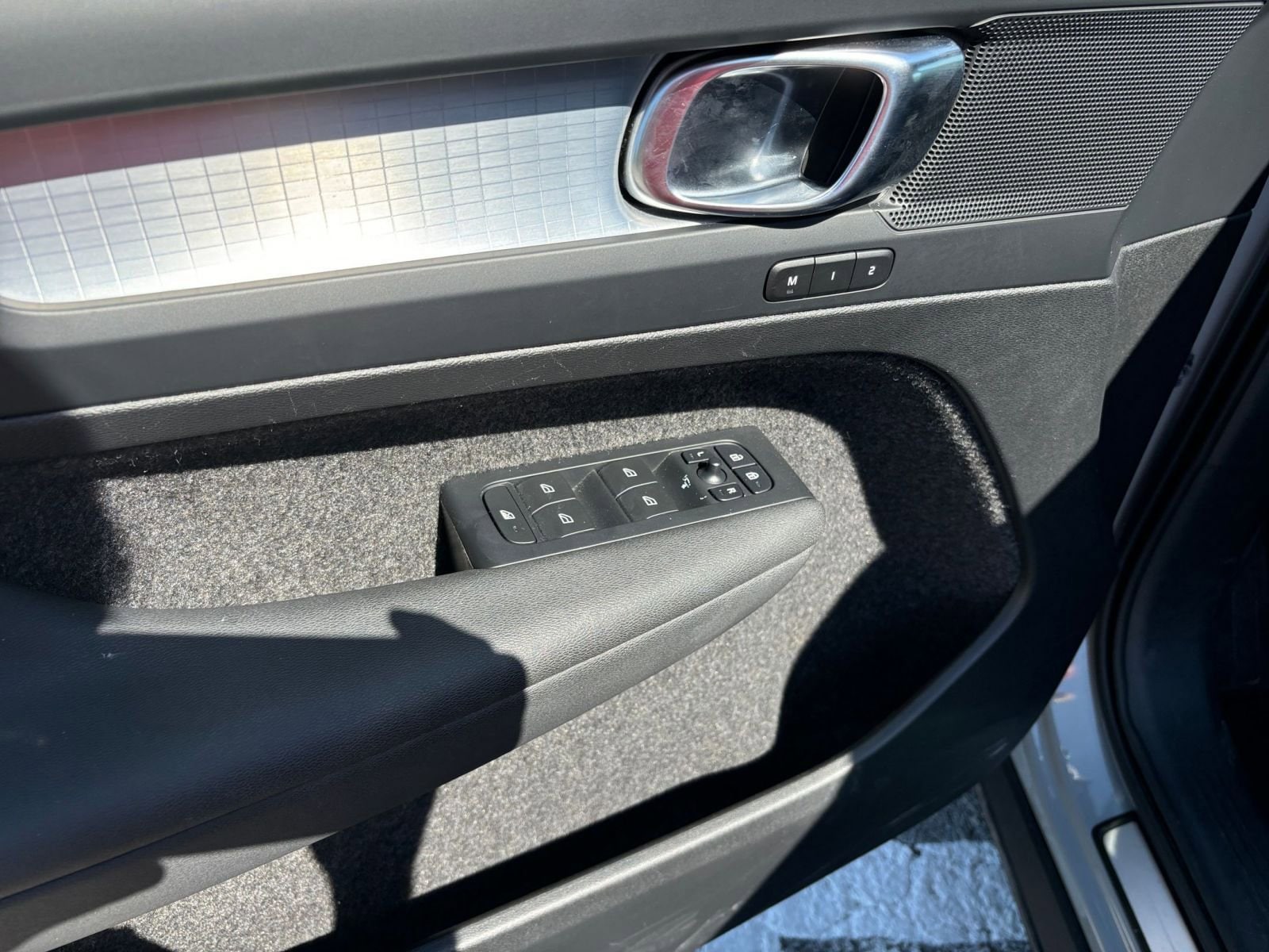 Thumbnail: 2024 Volvo XC40 - 20