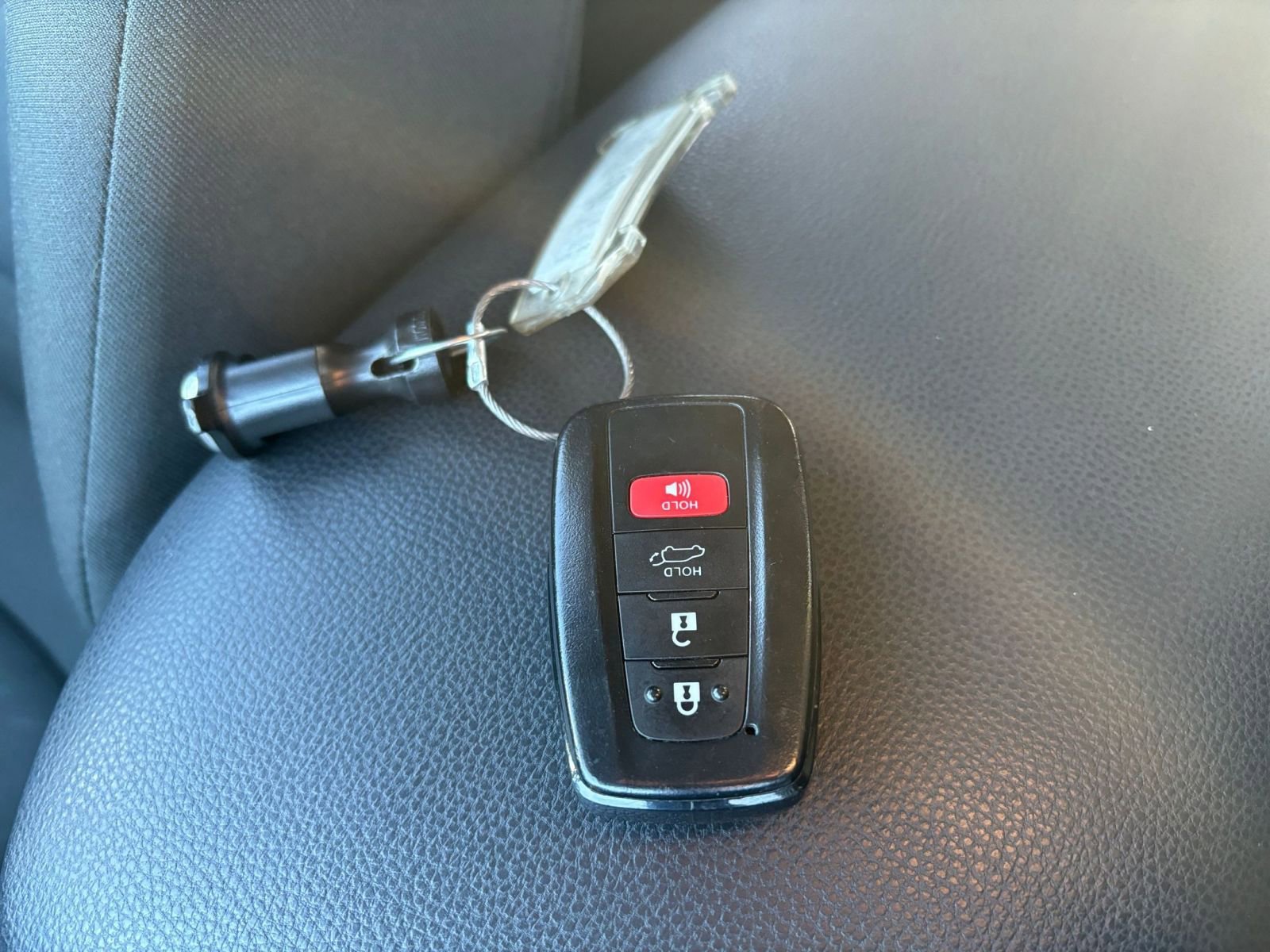 Thumbnail: 2025 Toyota RAV4 - 23