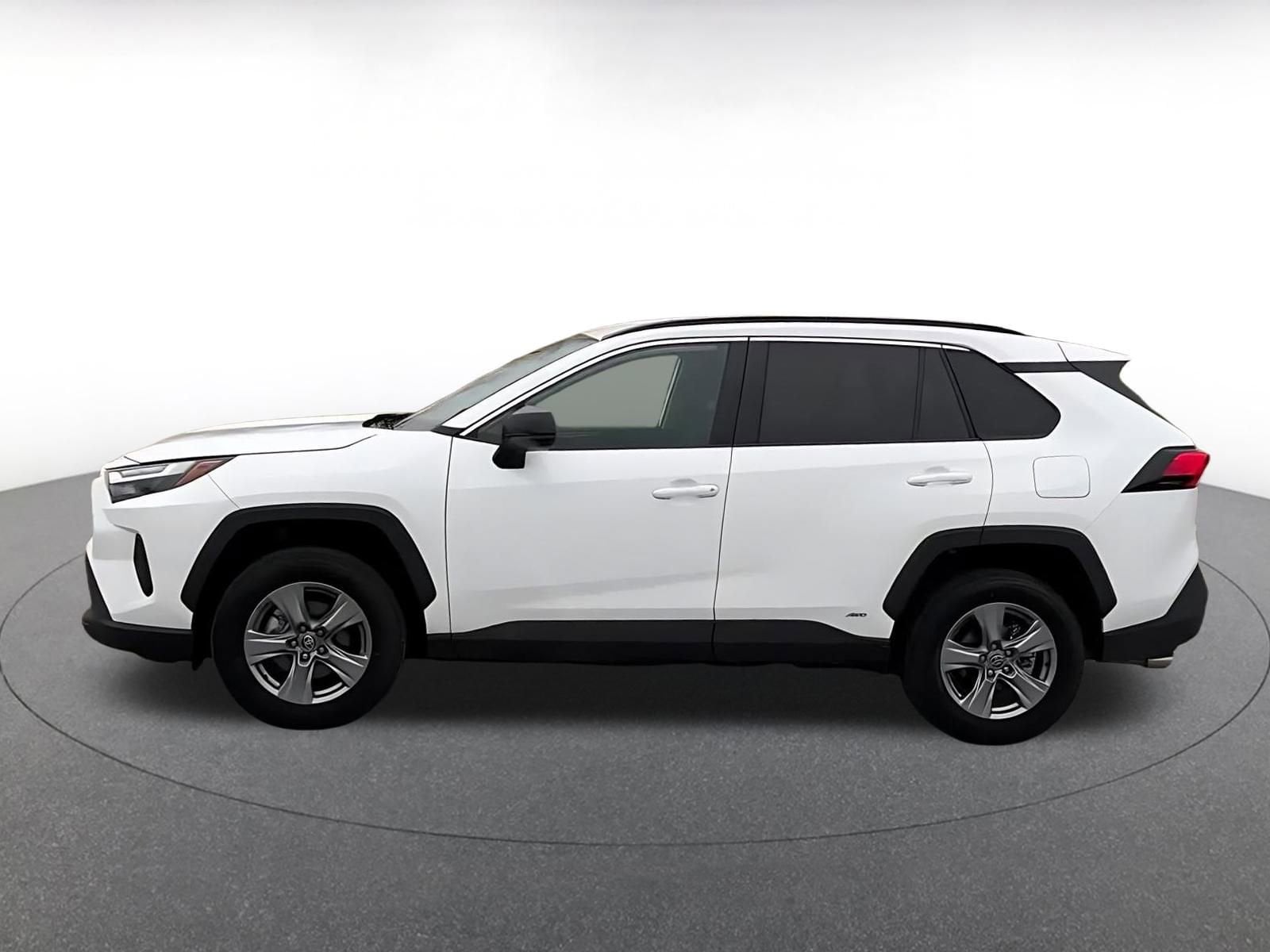 Thumbnail: 2025 Toyota RAV4 - 8