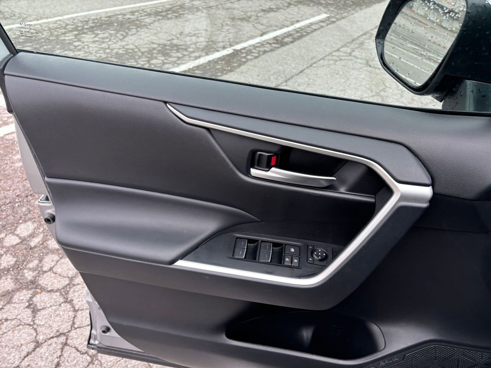 Thumbnail: 2025 Toyota RAV4 - 20