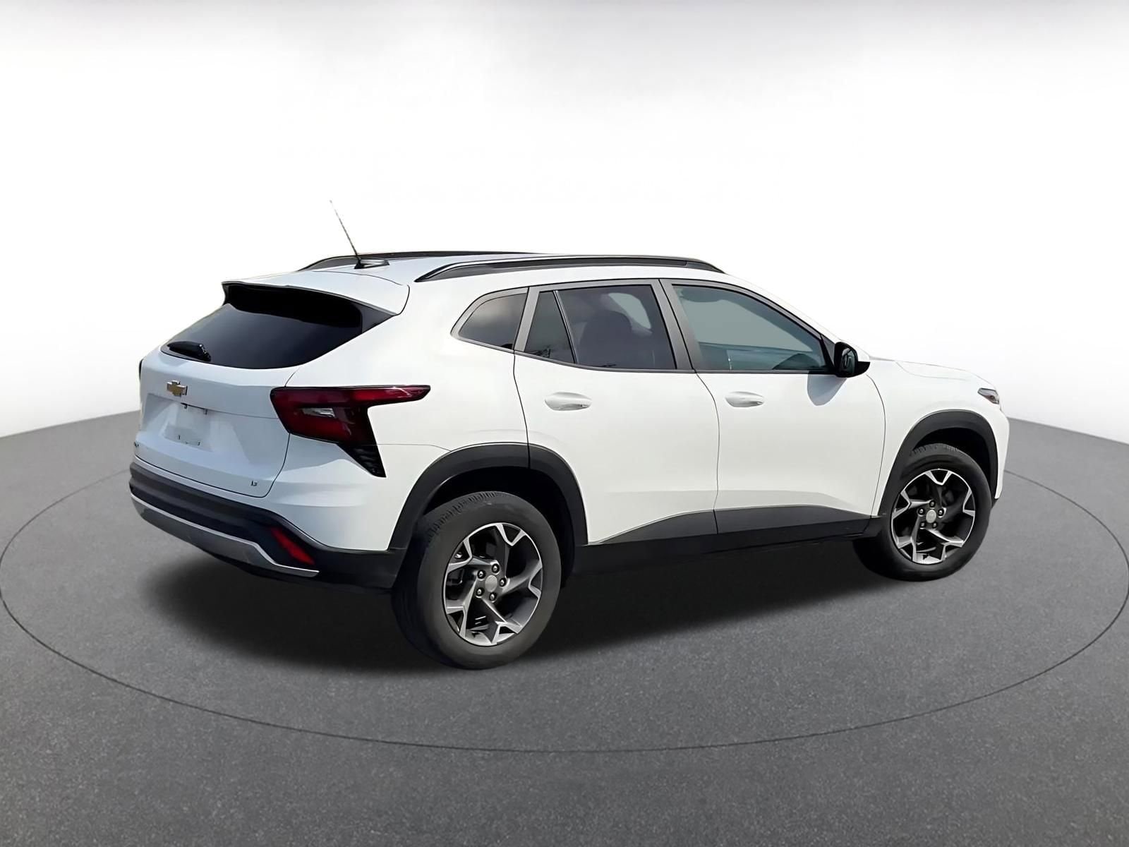 Thumbnail: 2025 Chevrolet Trax - 15