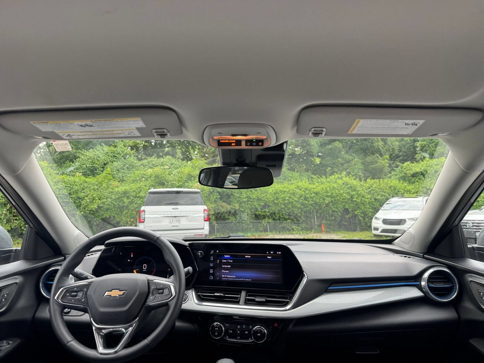 Thumbnail: 2025 Chevrolet Trax - 32