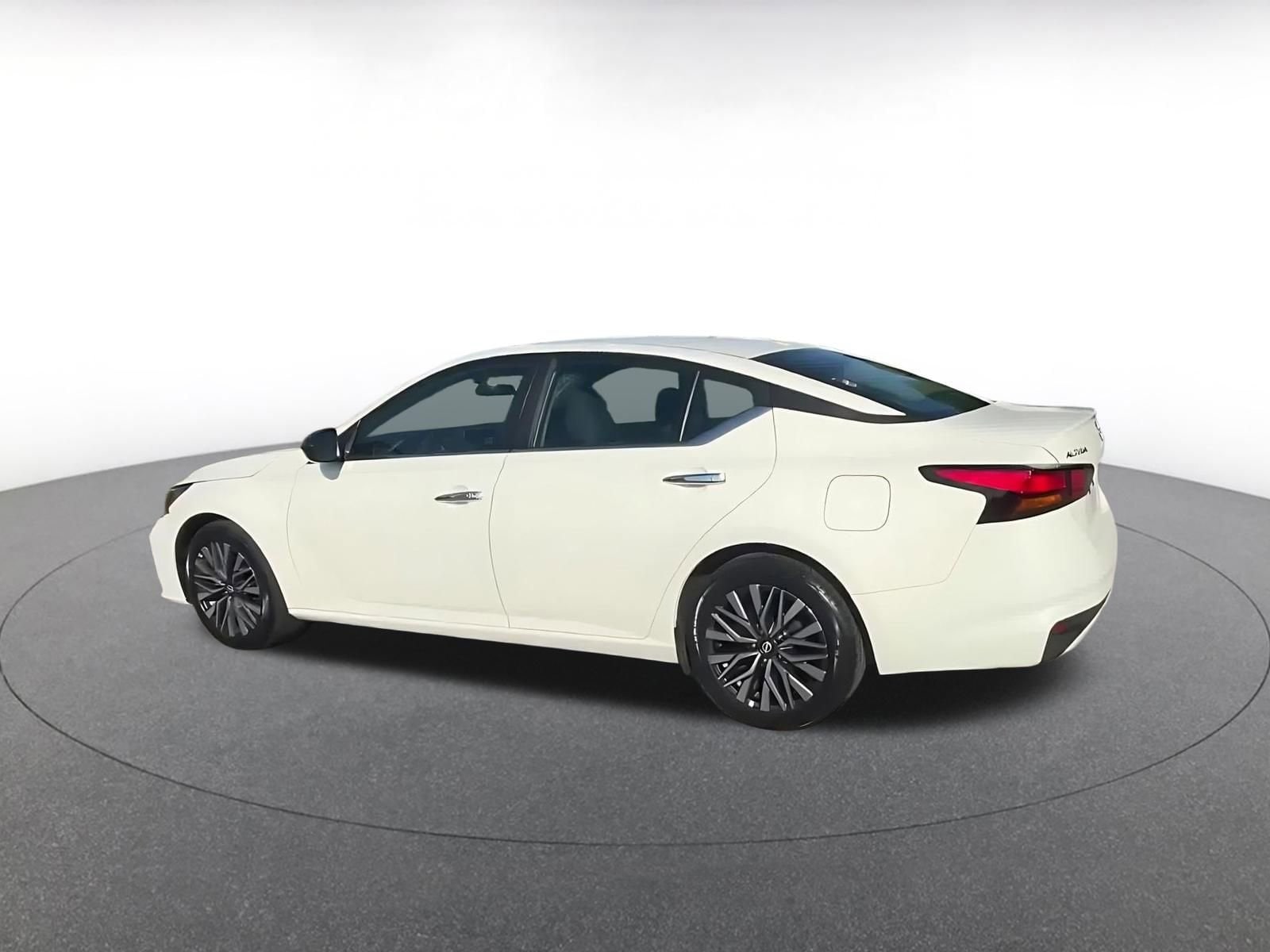 Thumbnail: 2025 Nissan Altima - 10
