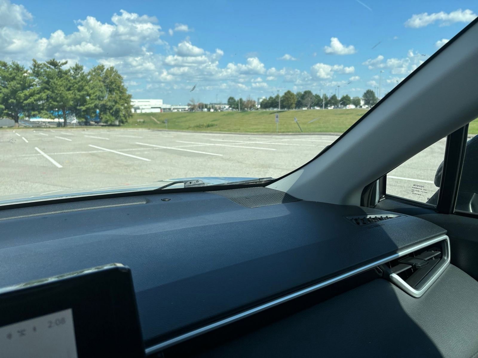 Thumbnail: 2025 Toyota Corolla Cross - 34