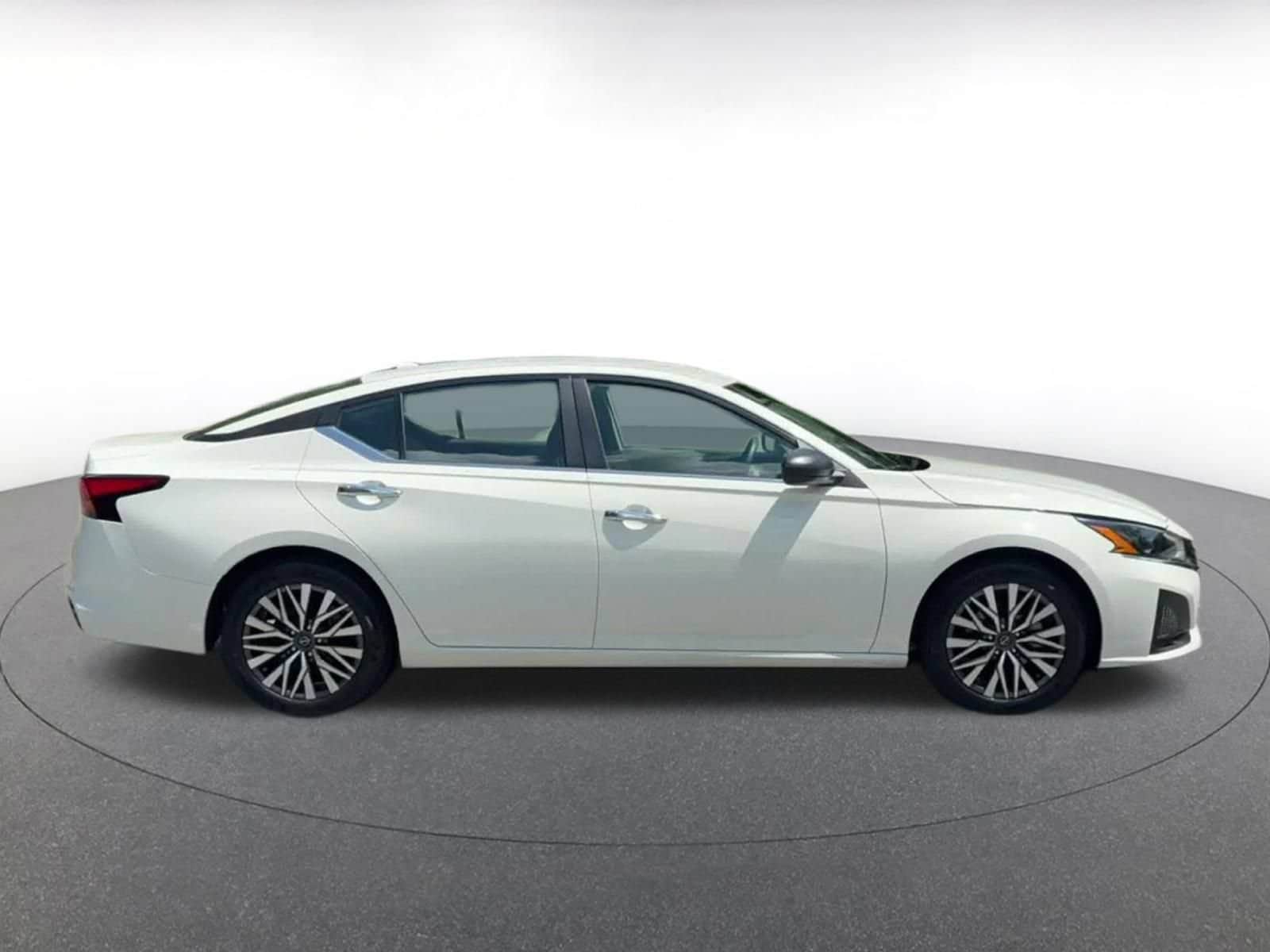 Thumbnail: 2025 Nissan Altima - 15