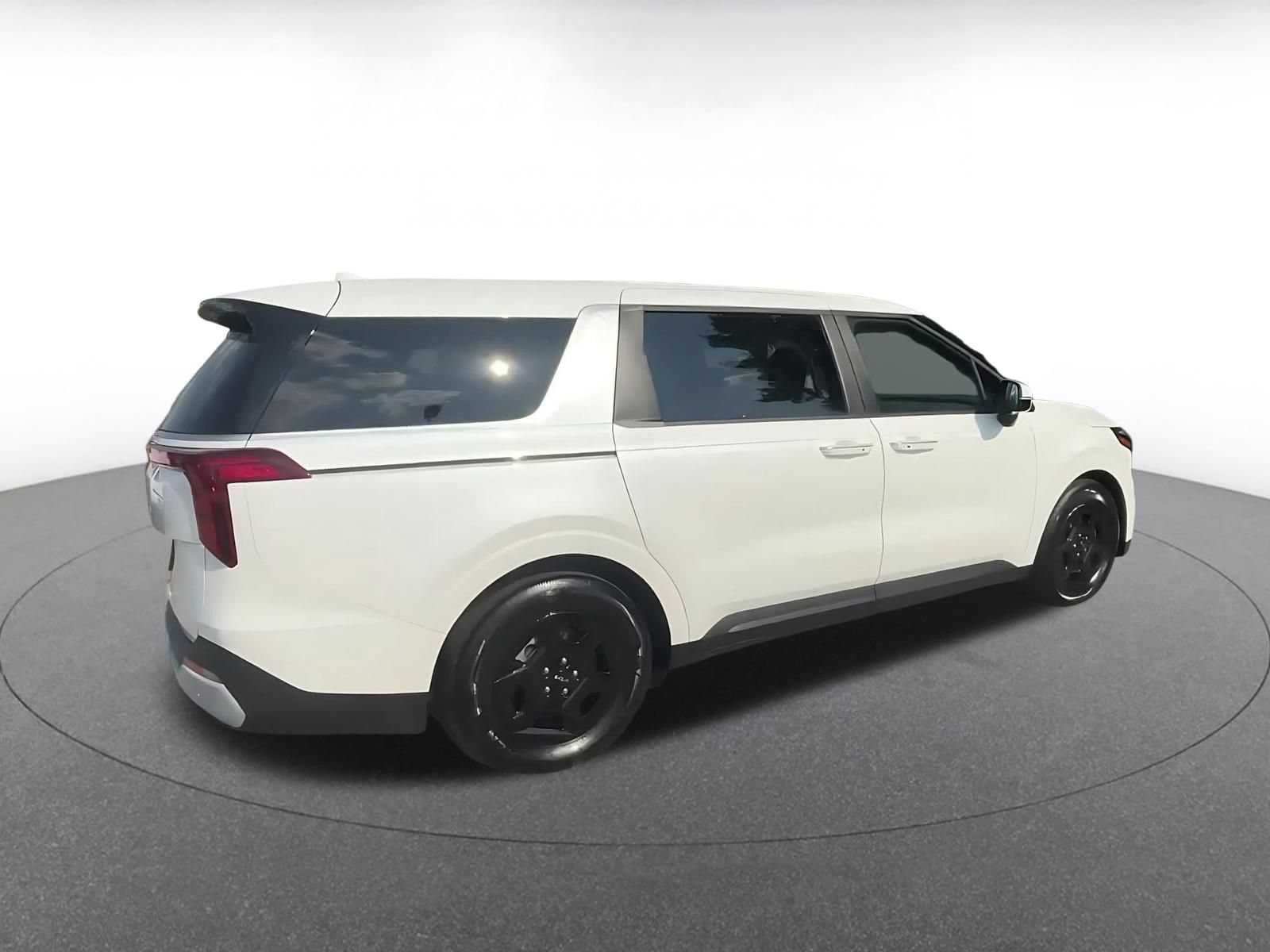 Thumbnail: 2026 Kia Carnival - 14