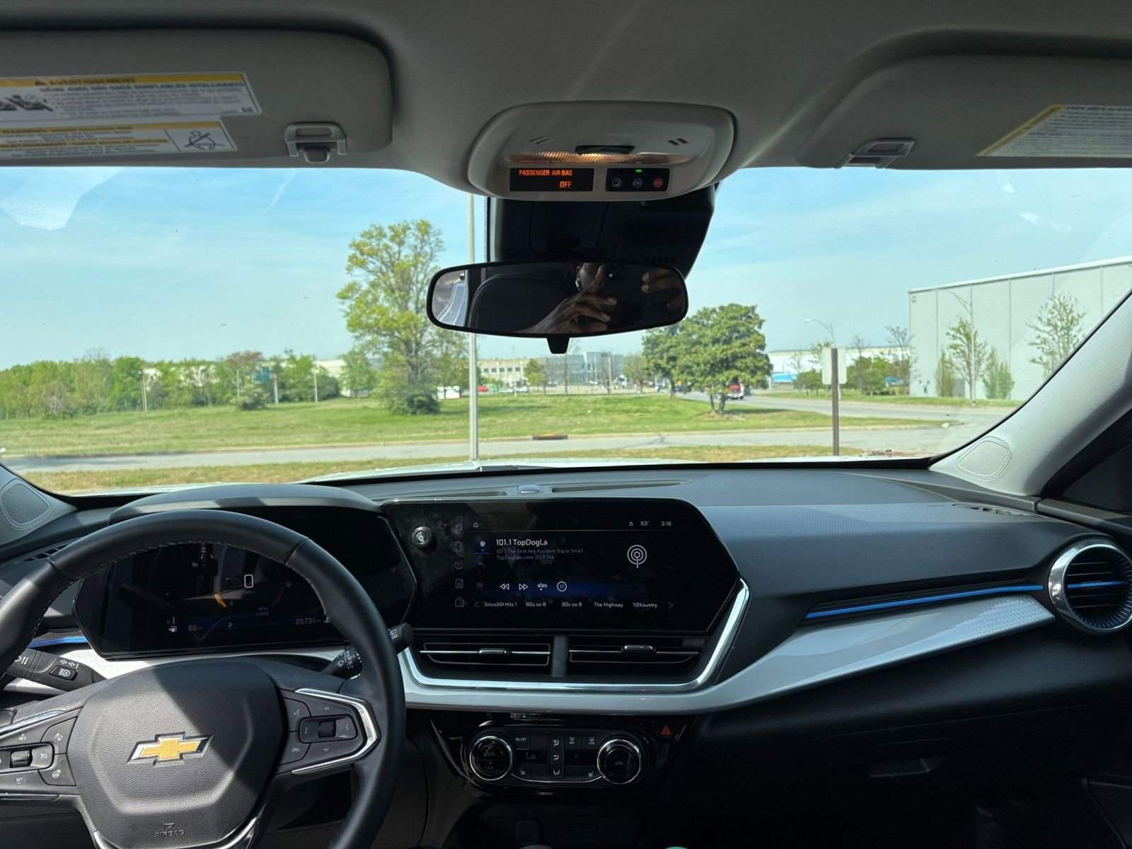 Thumbnail: 2025 Chevrolet Trax - 32