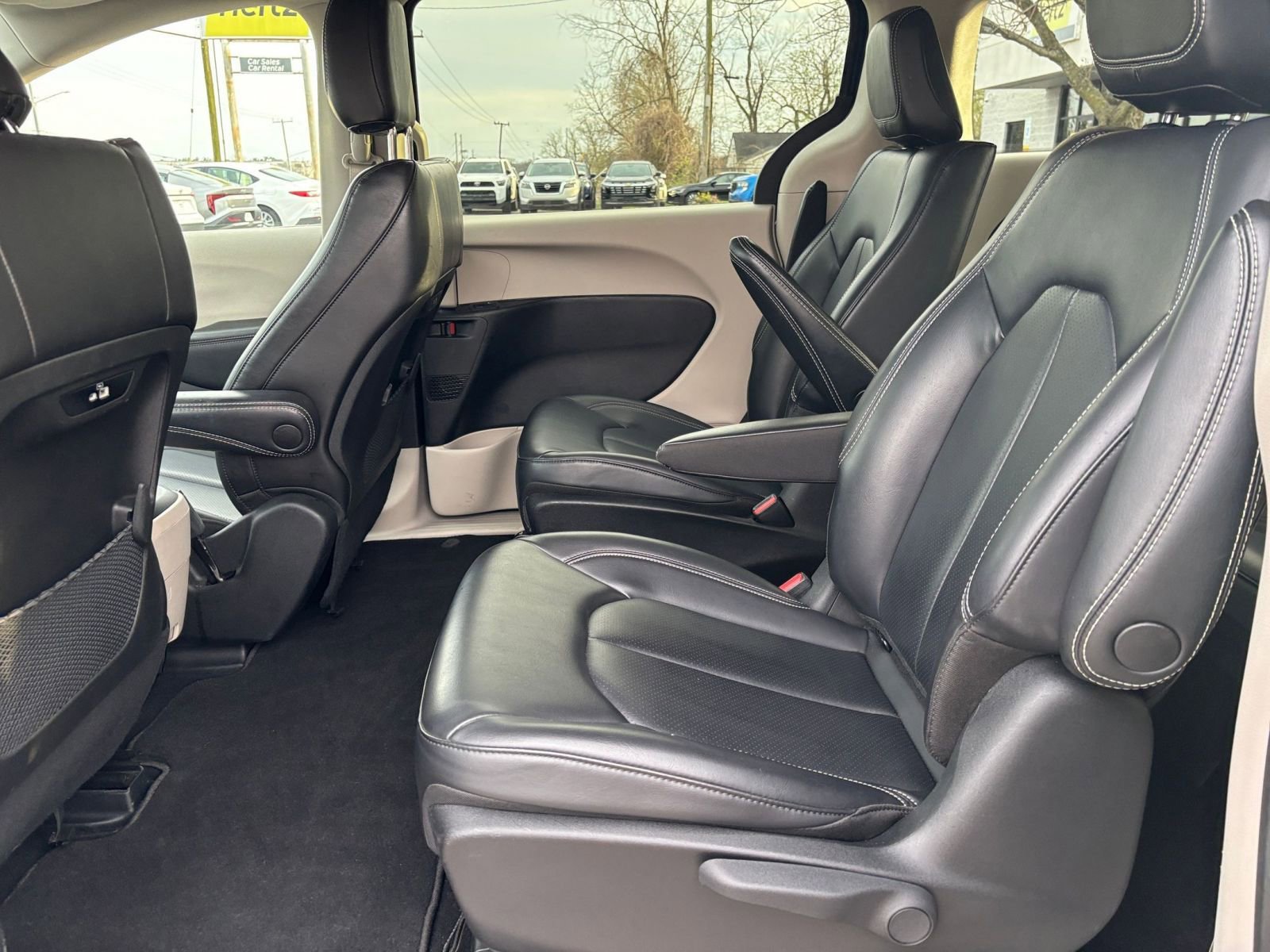 Thumbnail: 2023 Chrysler Pacifica - 29