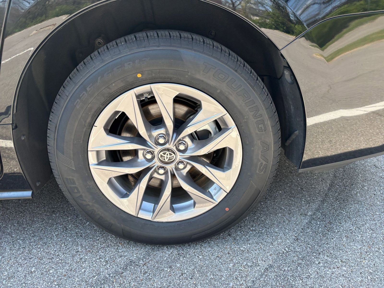 Thumbnail: 2025 Toyota Sienna - 34