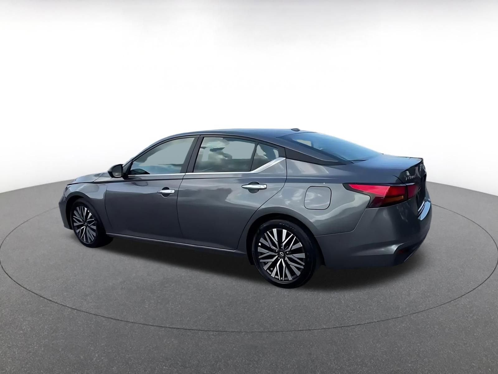 Thumbnail: 2025 Nissan Altima - 10