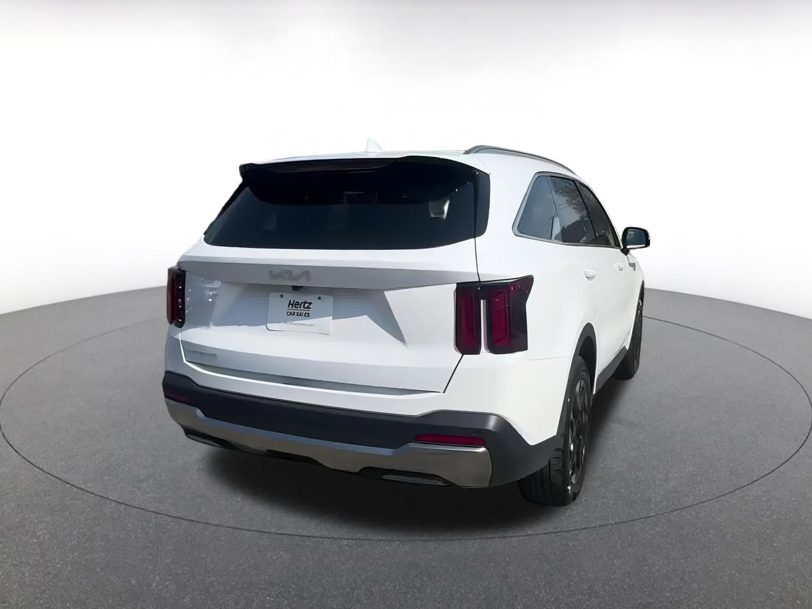 2024 Kia Sorento S 13