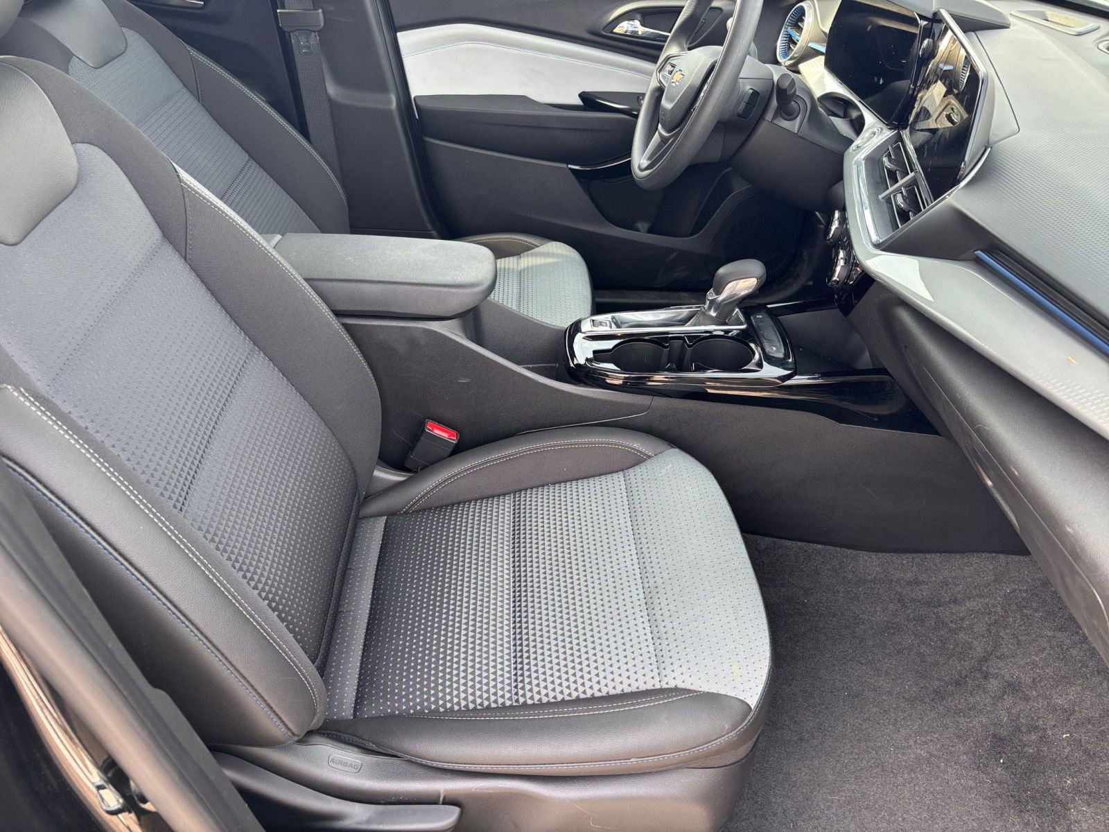 Thumbnail: 2025 Chevrolet Trax - 35