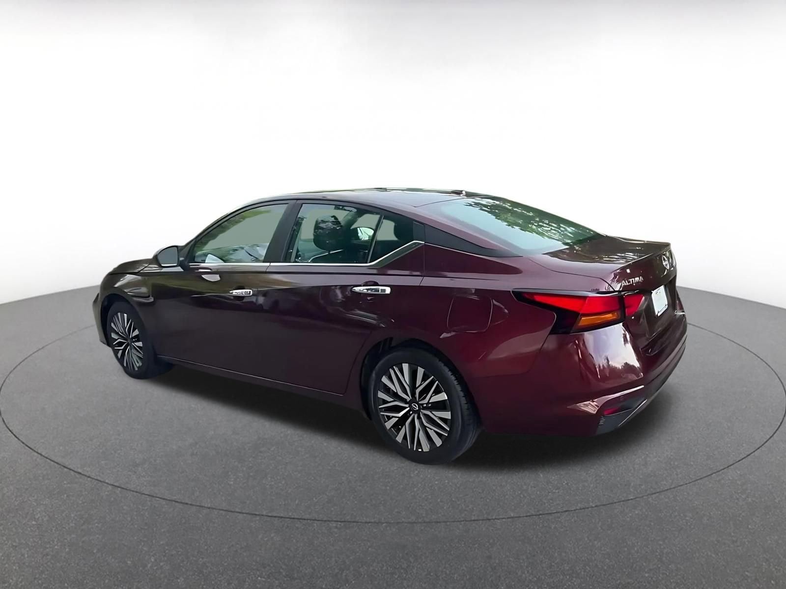 Thumbnail: 2025 Nissan Altima - 10