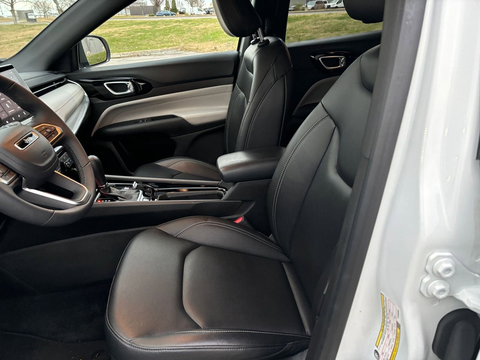 Thumbnail: 2025 Jeep Compass - 27