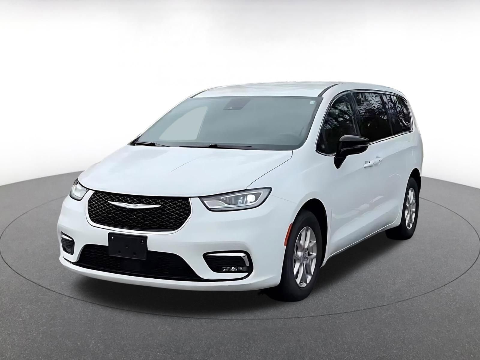 Thumbnail: 2025 Chrysler Pacifica - 7