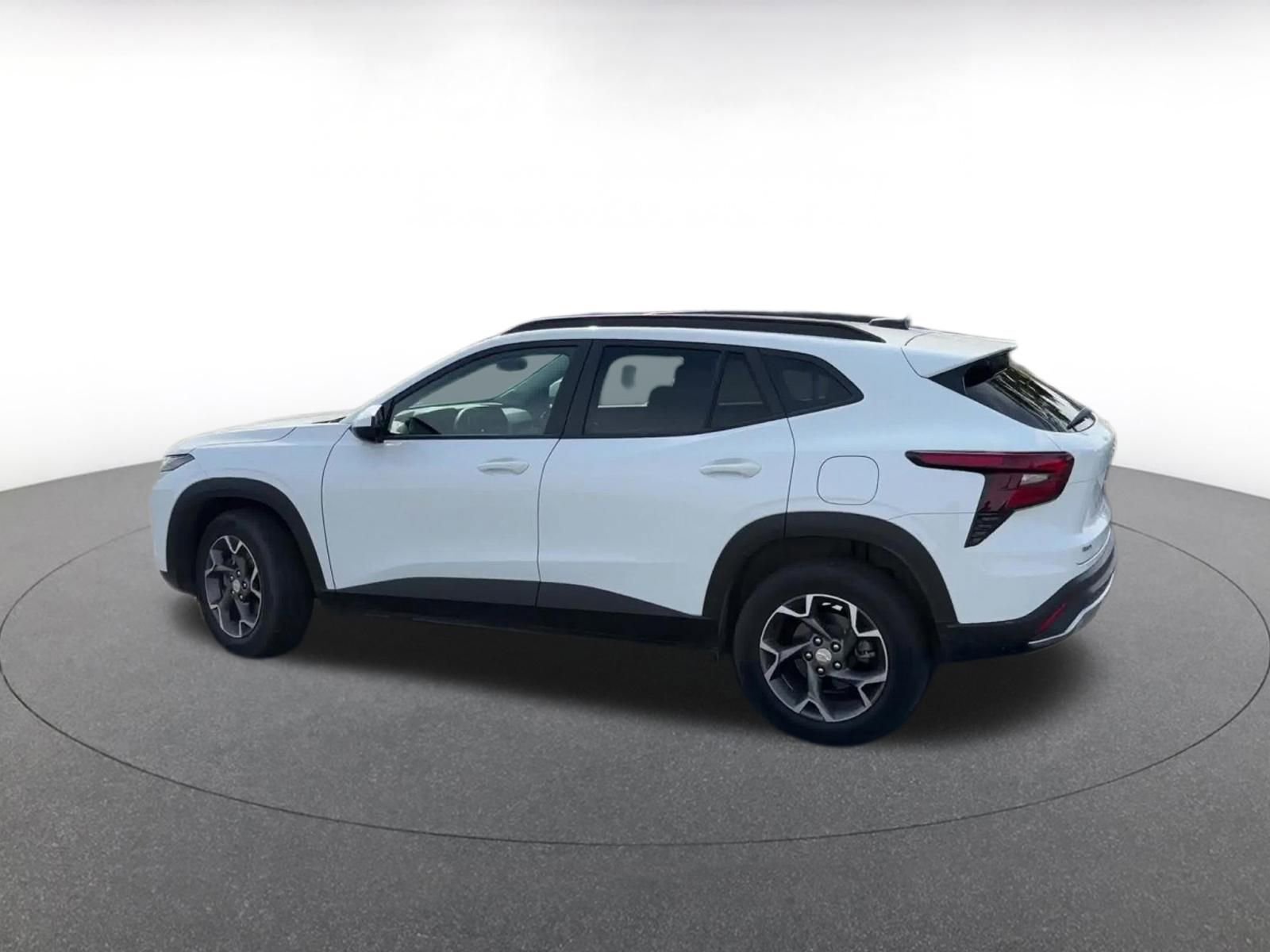 Thumbnail: 2025 Chevrolet Trax - 10