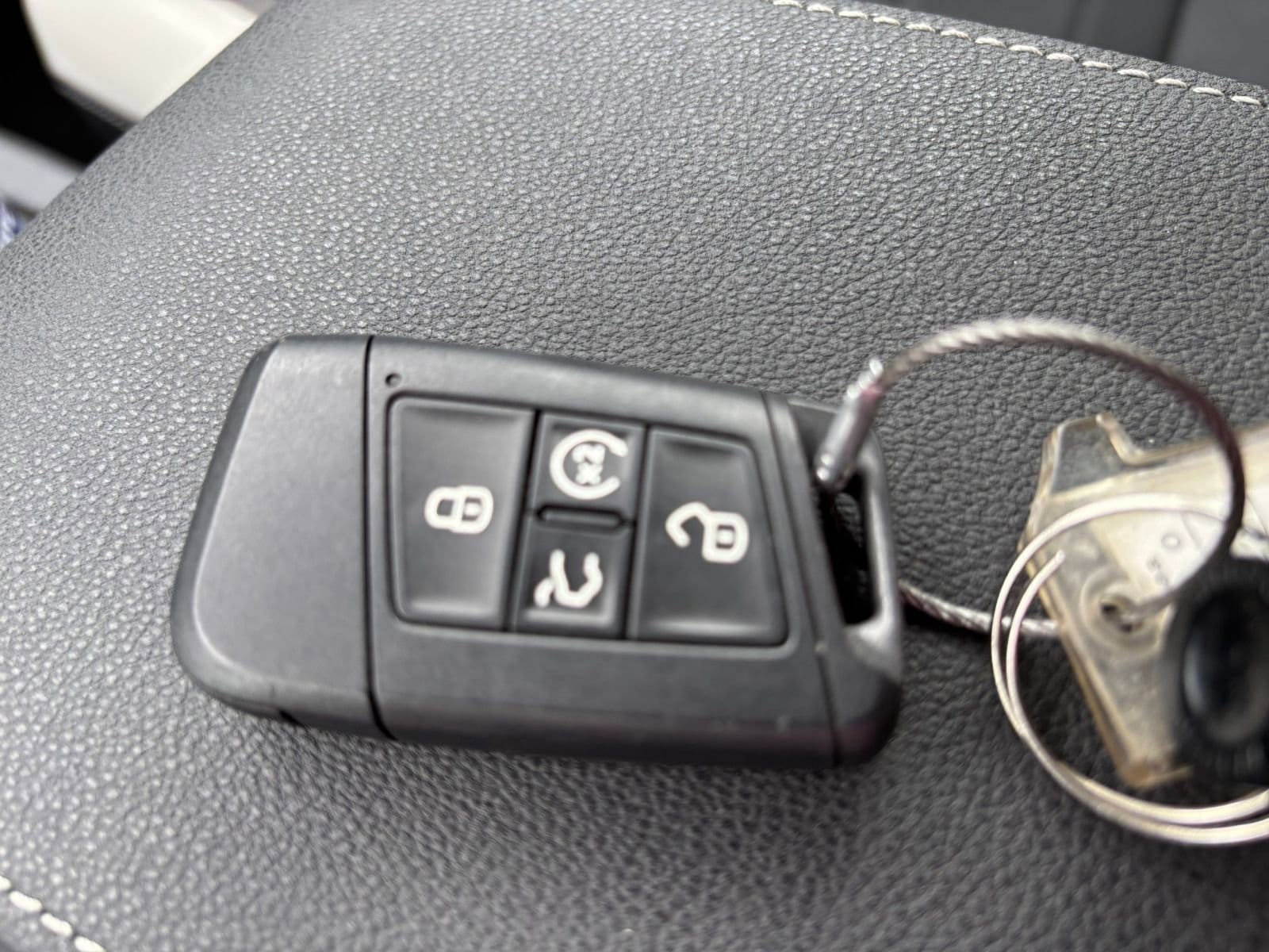 Thumbnail: 2025 Volkswagen Taos - 25